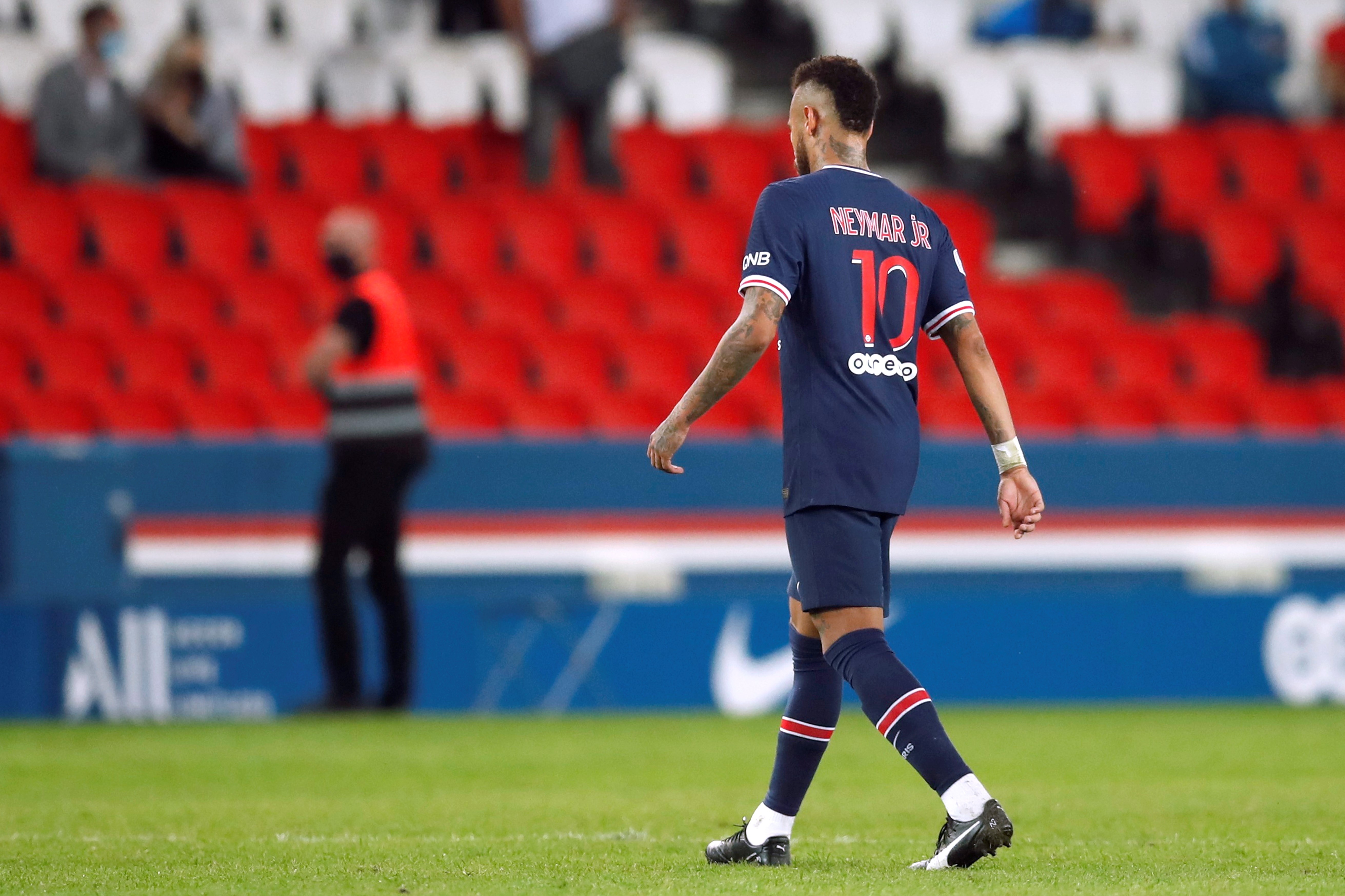 Neymar nhan the do anh 4