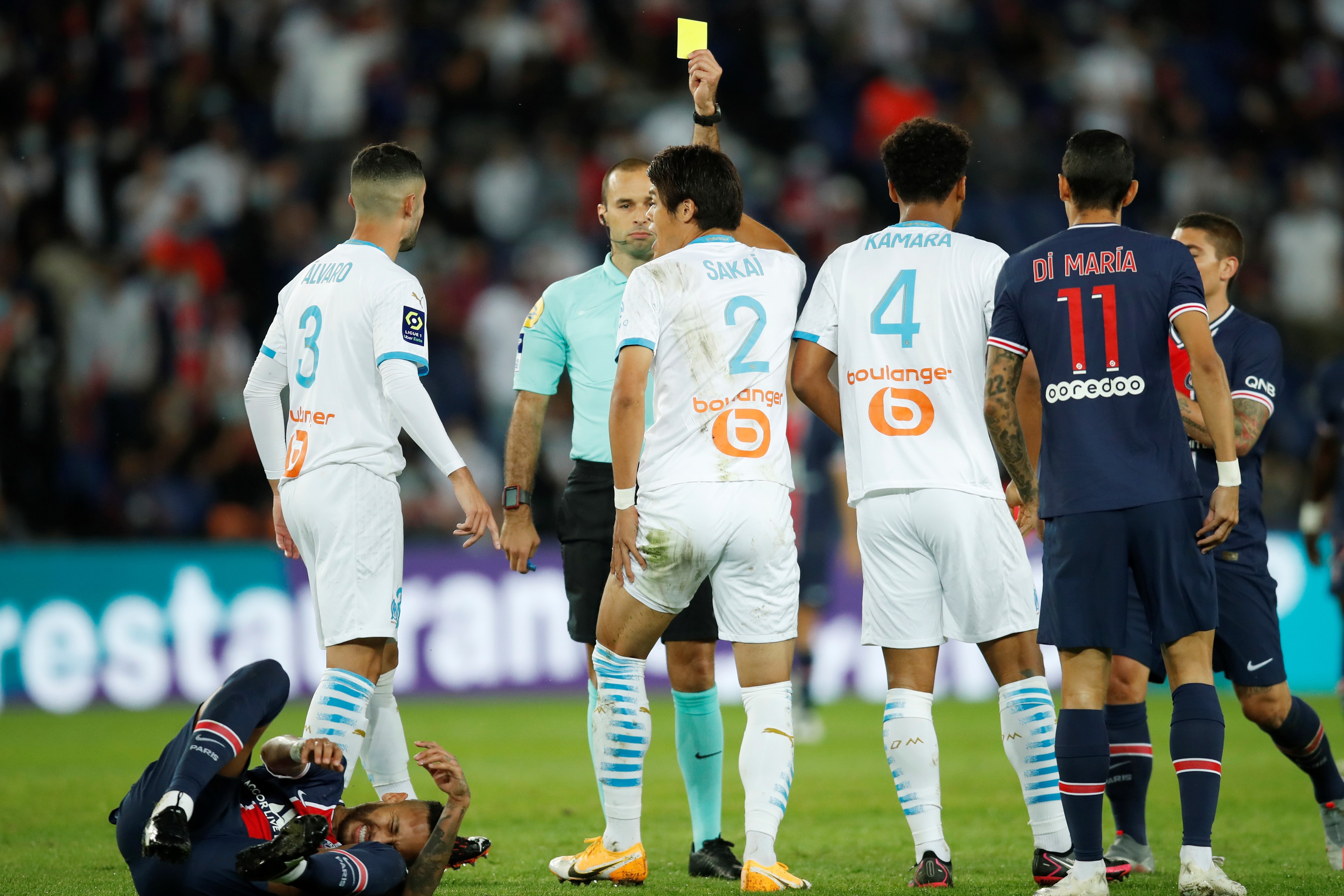 Neymar nhan the do anh 8