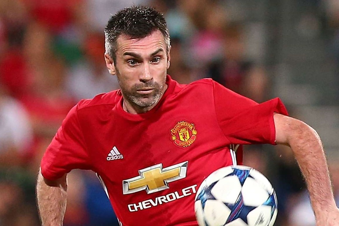 Cau thu an choi anh 10