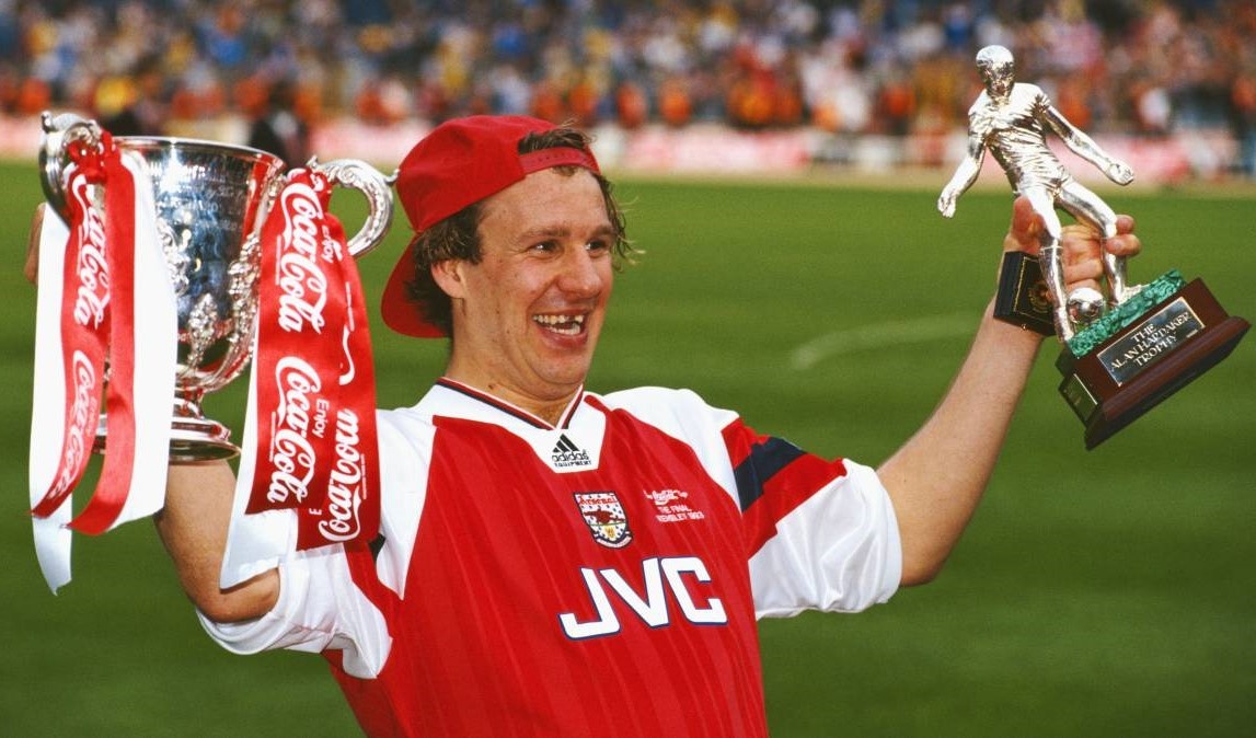 Cau thu an choi anh 5