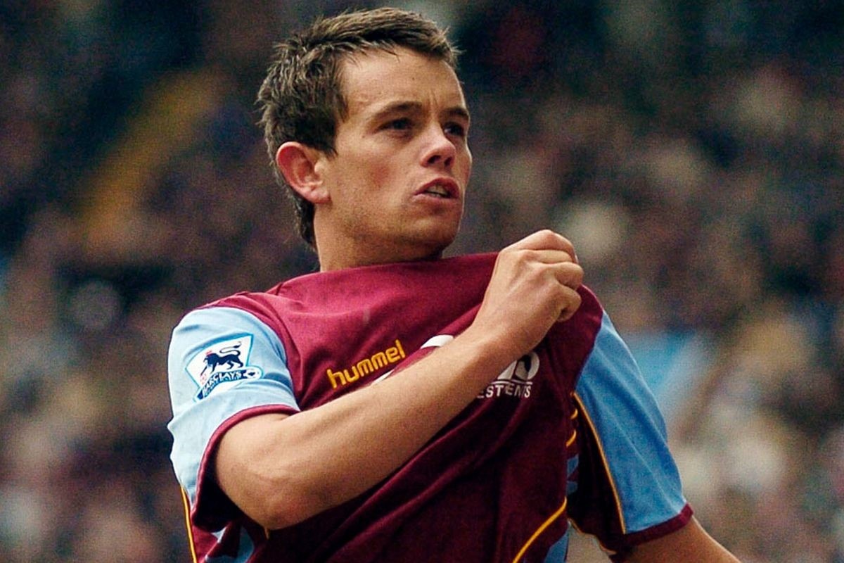 Cau thu an choi anh 9