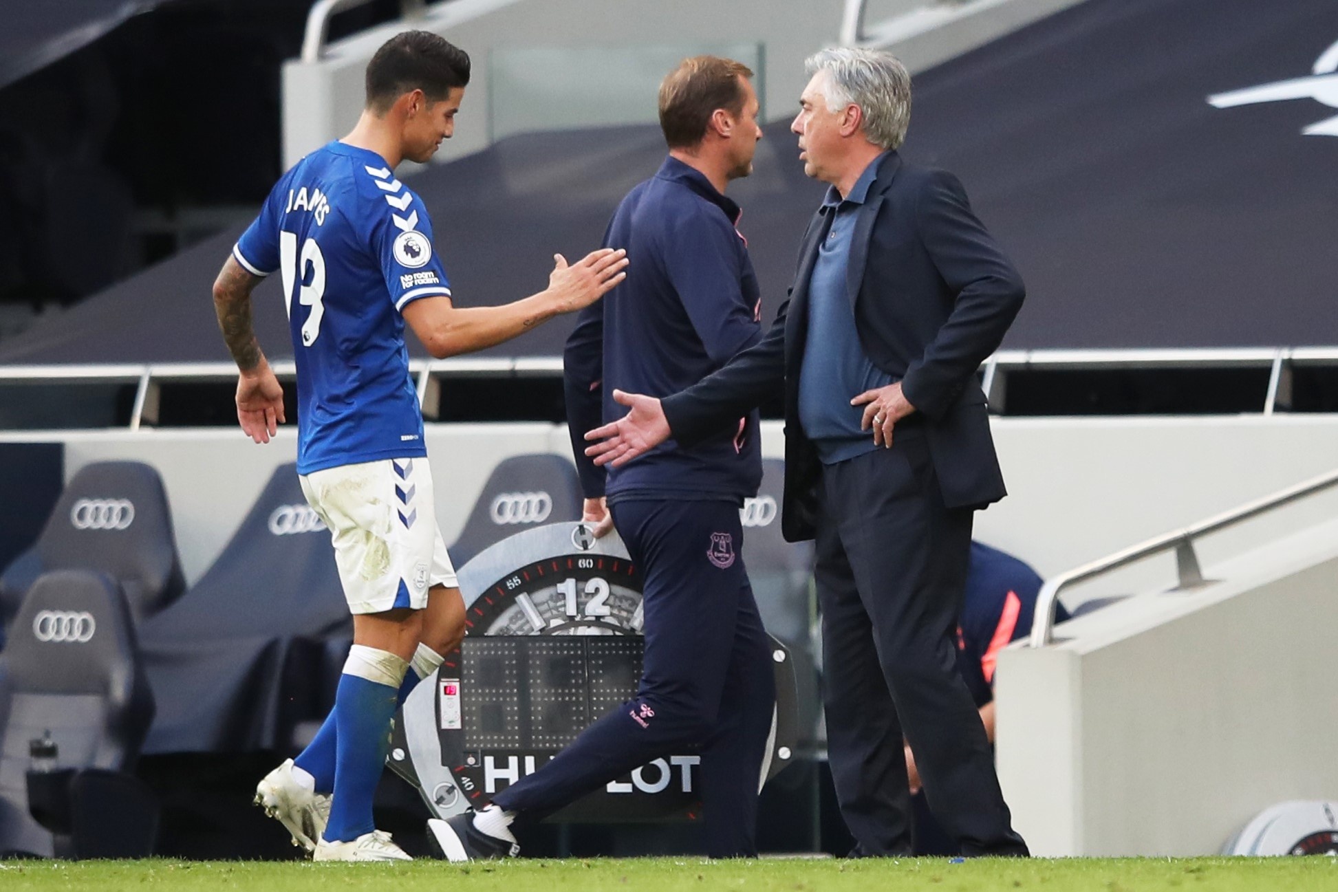 Everton mua James Rodriguez anh 4