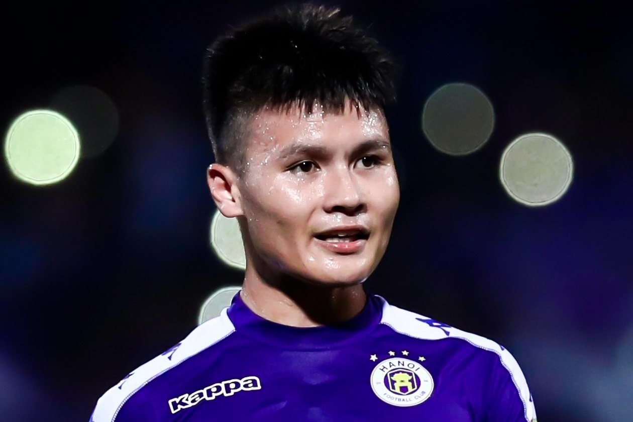 'Quang Hai dang tro lai dung voi dien mao cua minh' hinh anh