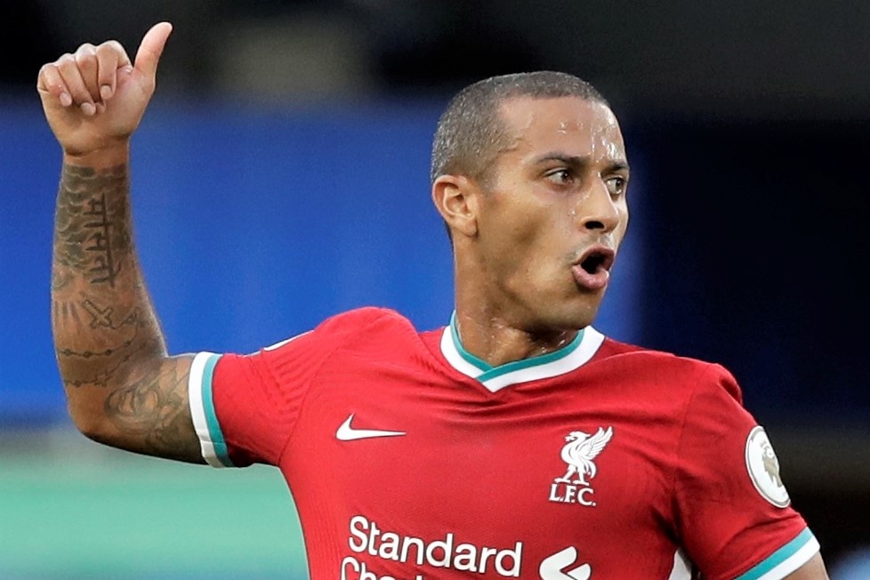 Thiago toa sang trong ngay ra mat Liverpool hinh anh