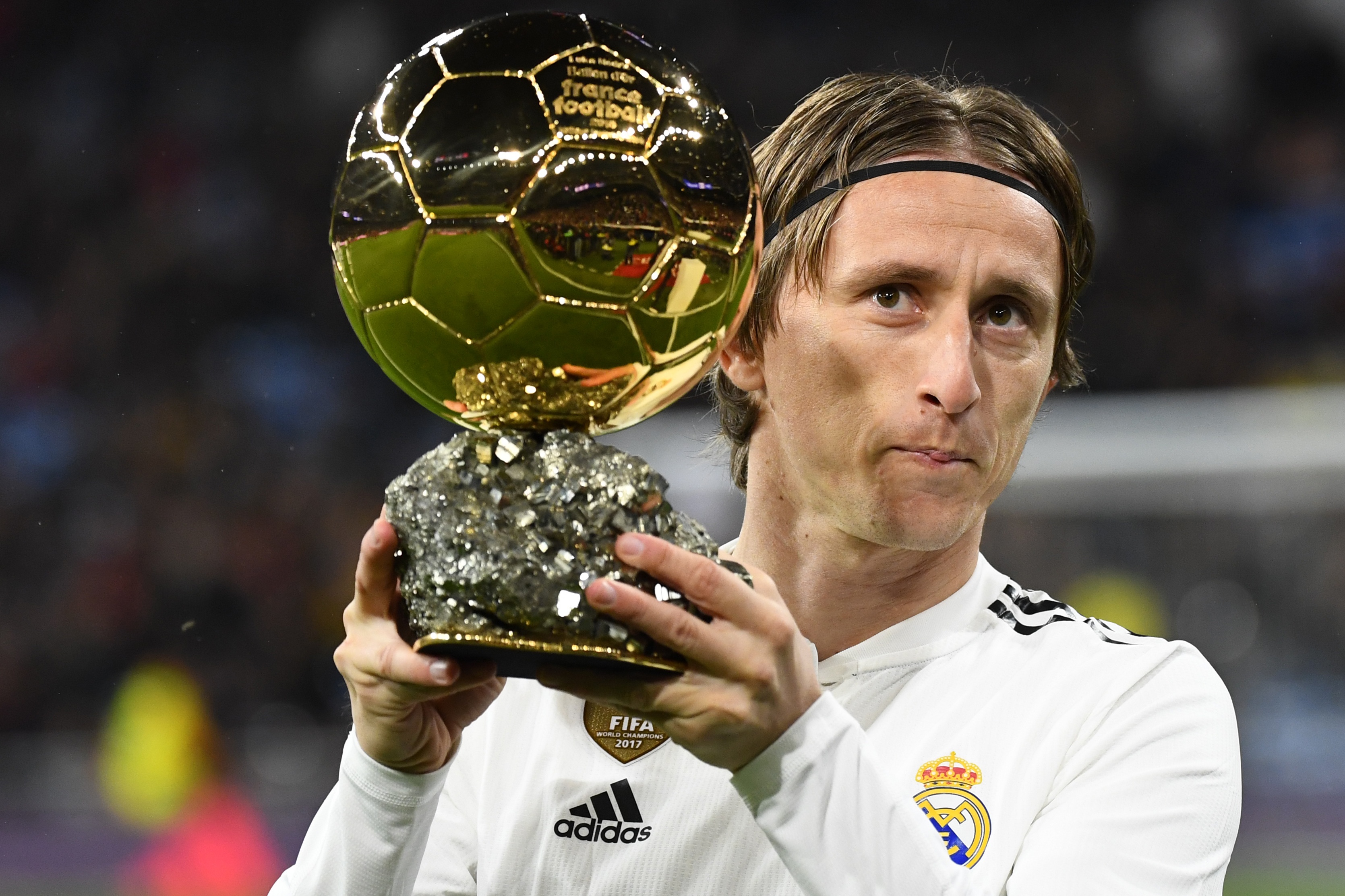 Modric dat thoa thuan gia han voi Real Madrid hinh anh