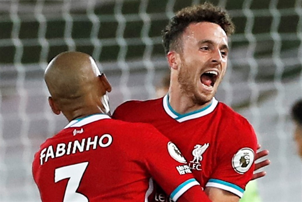 Tan binh Liverpool ghi ban sau sai lam cua David Luiz hinh anh