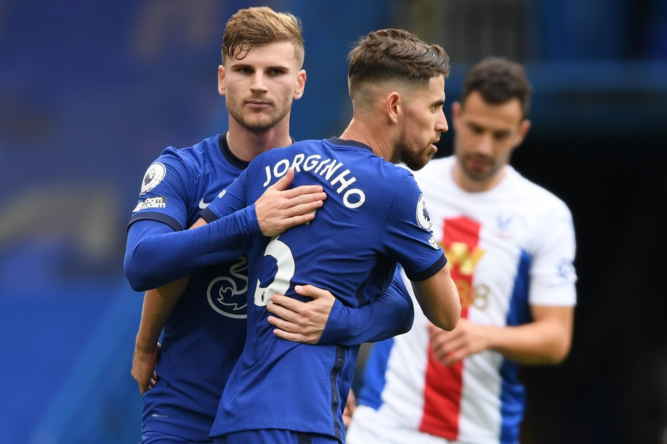 Abraham tranh da penalty anh 7