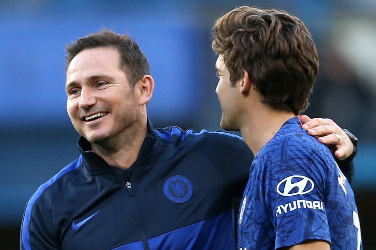 Lampard len tieng sau vu quat Alonso truoc toan doi hinh anh
