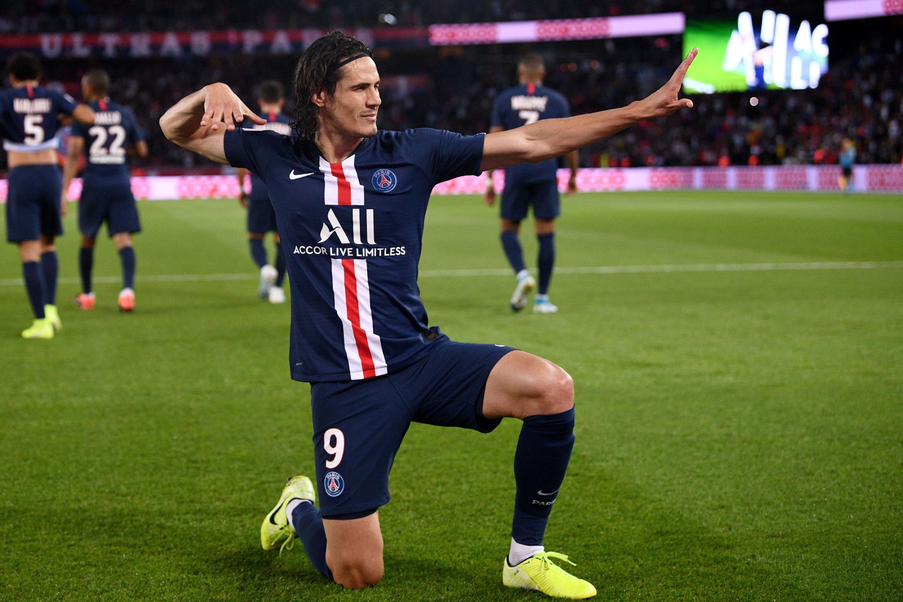 MU chieu mo Cavani anh 1