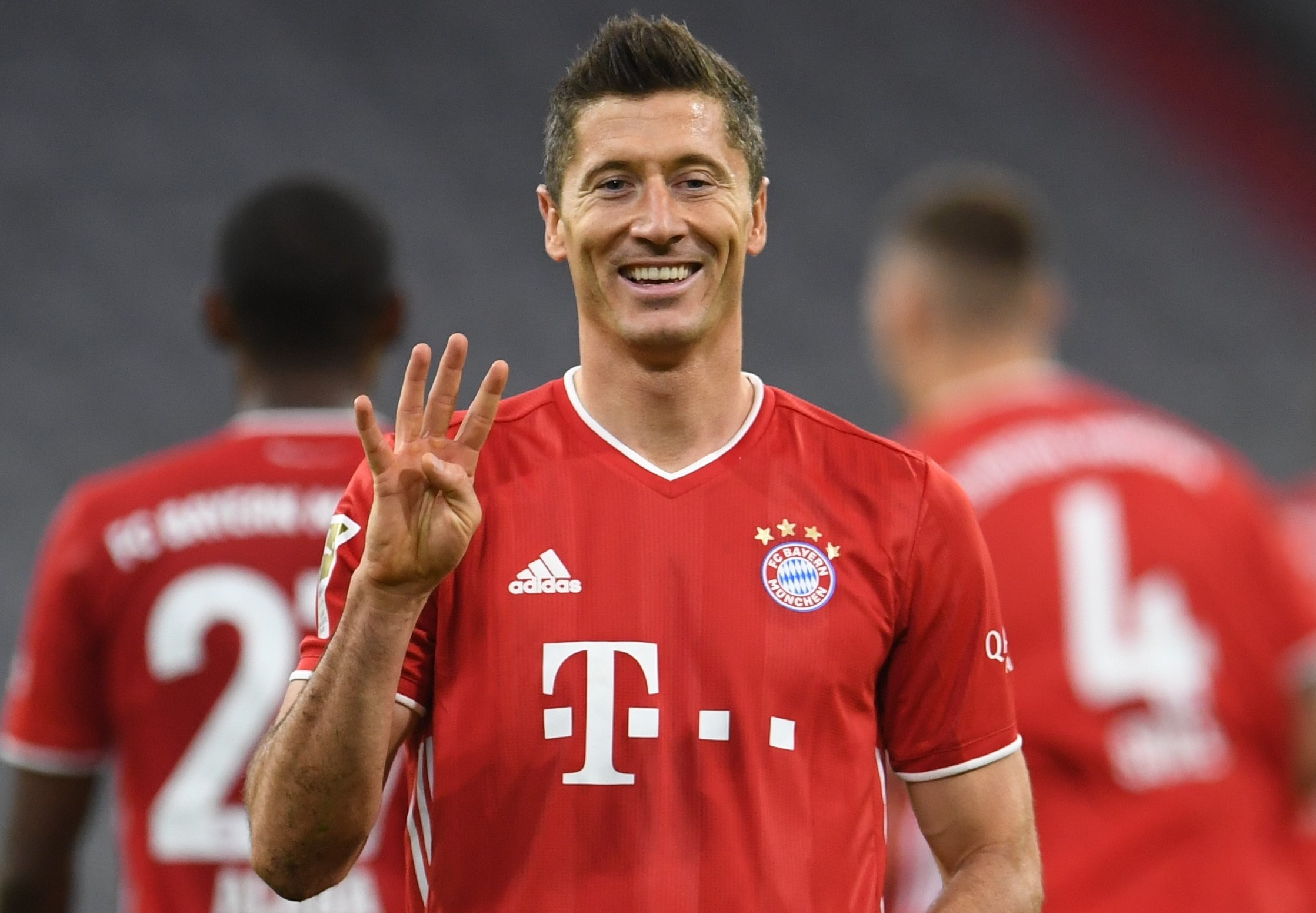 Ky luc Lewandowski anh 1