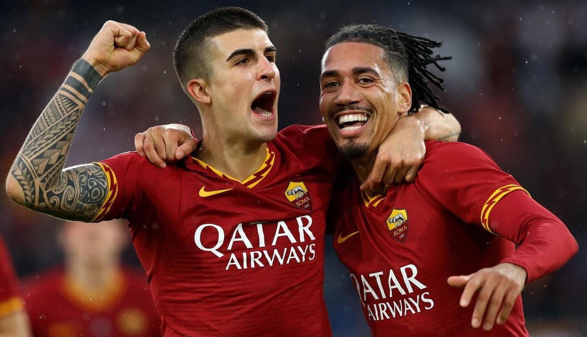 MU ban Smalling anh 1