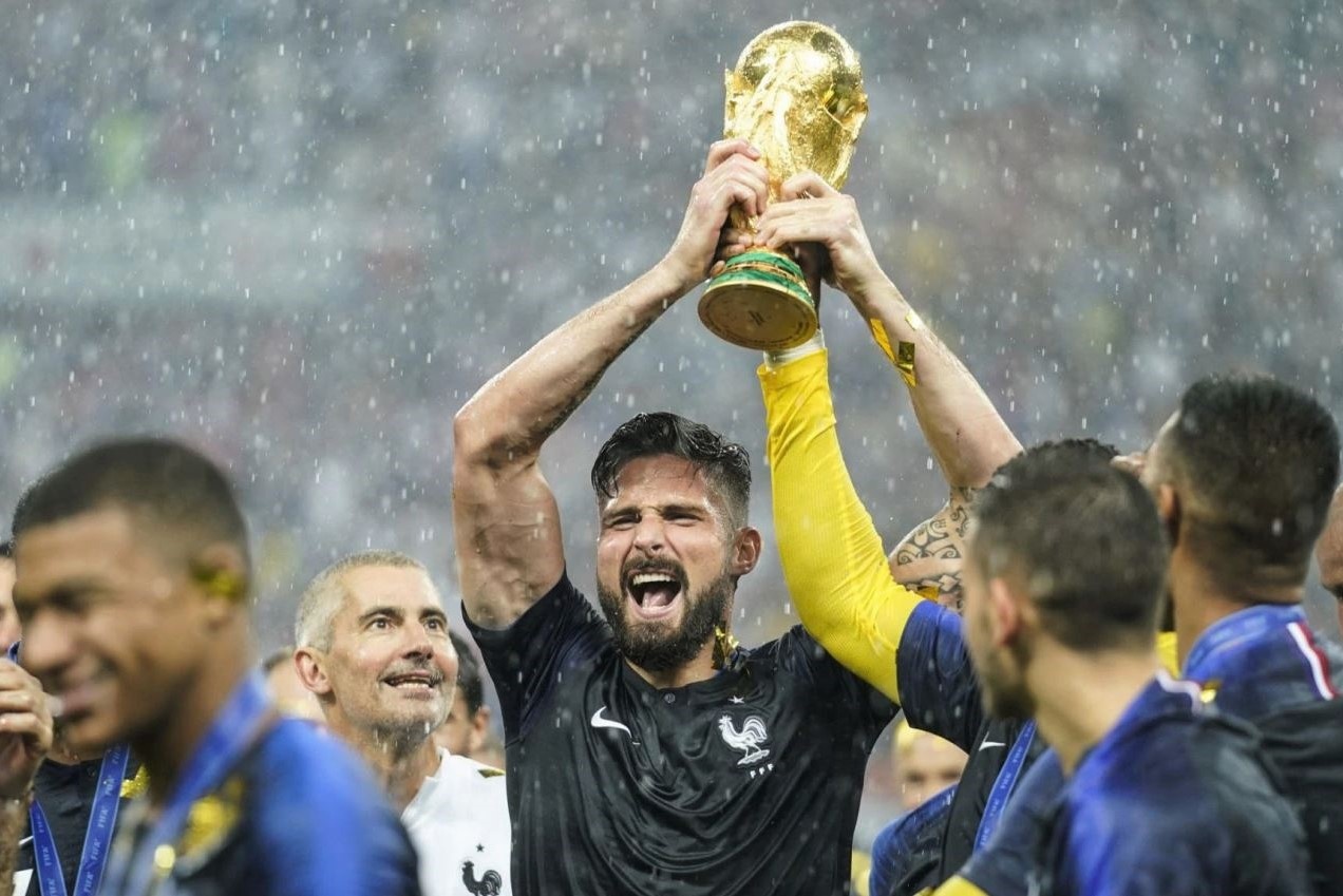 Giroud va Benzema anh 1