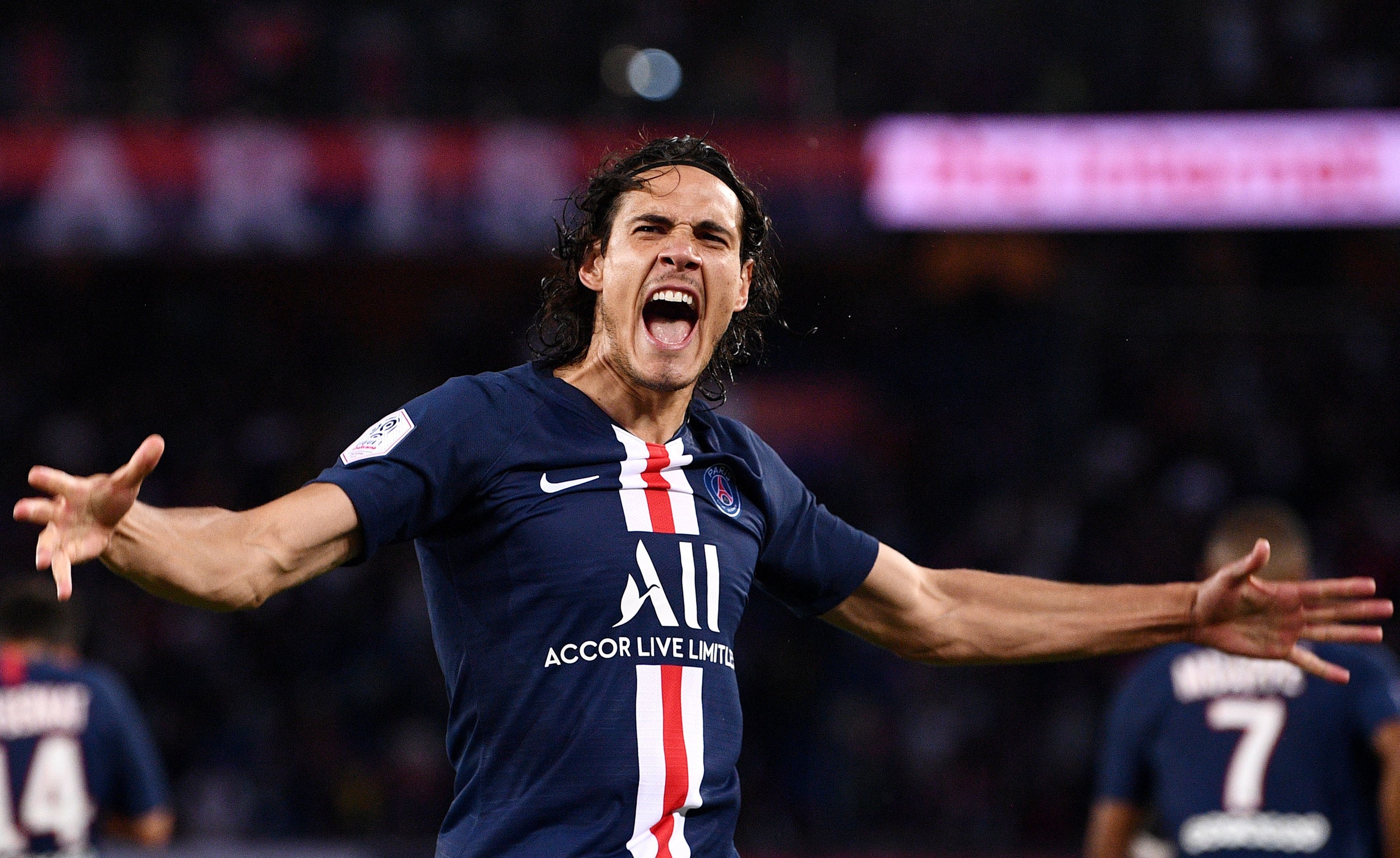 Cavani ao so 7 anh 1