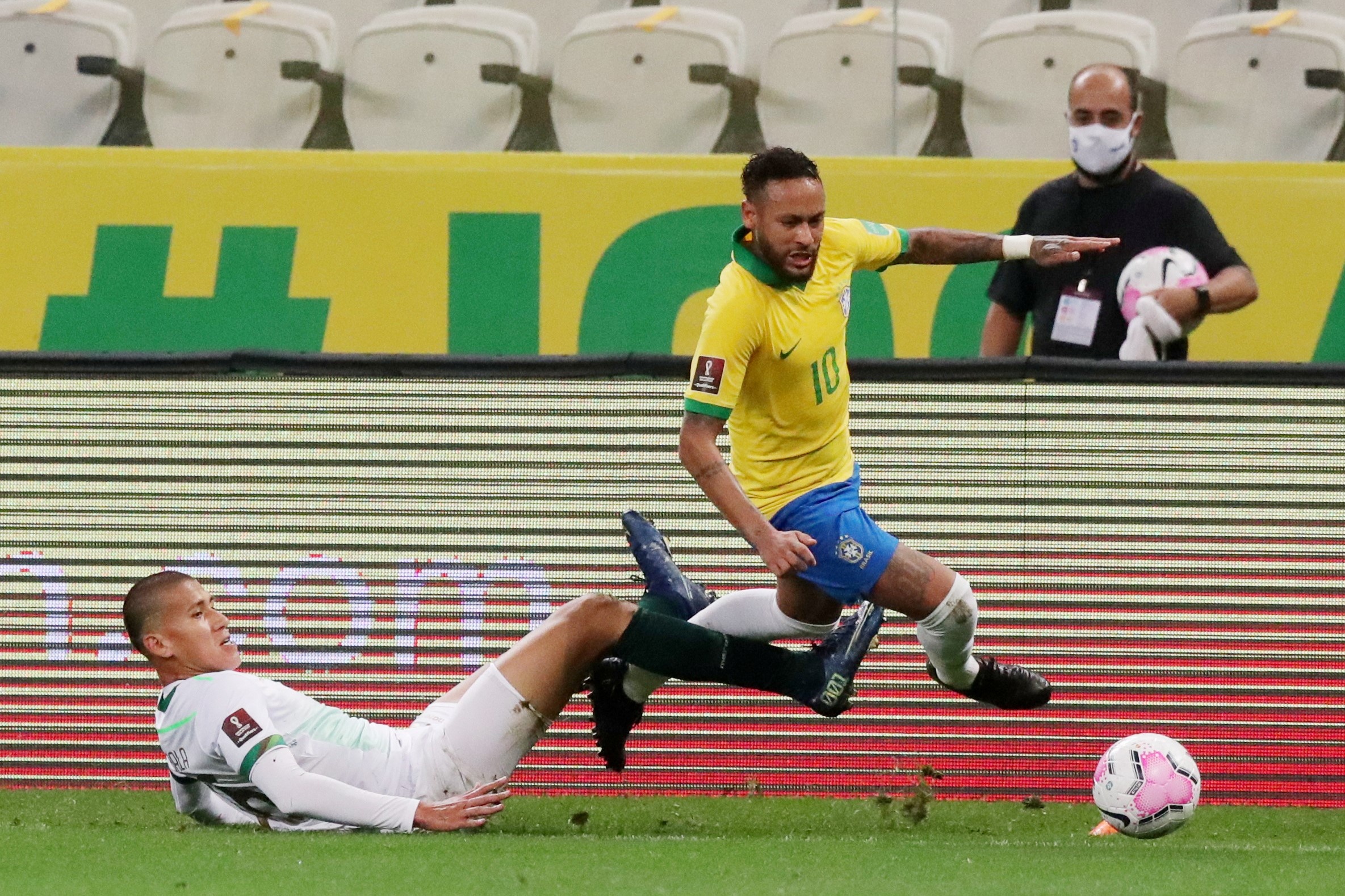 Brazil dau voi Bolivia anh 7