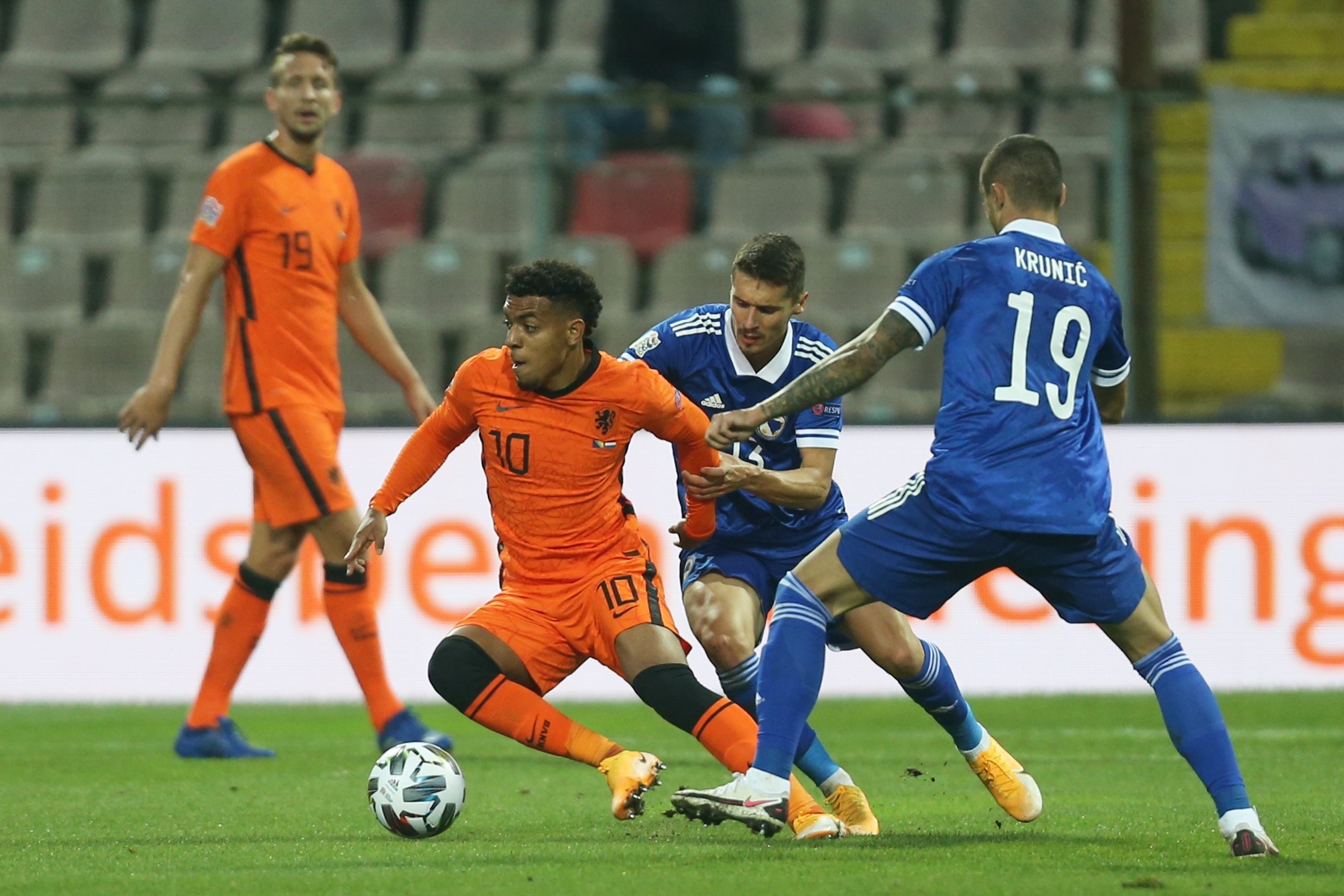 Ha Lan dau voi Bosnia anh 6