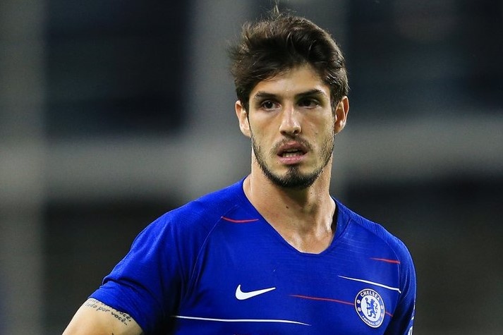 Tien ve Brazil chi trich Chelsea vi lien tiep bi cho muon trong 8 nam hinh anh