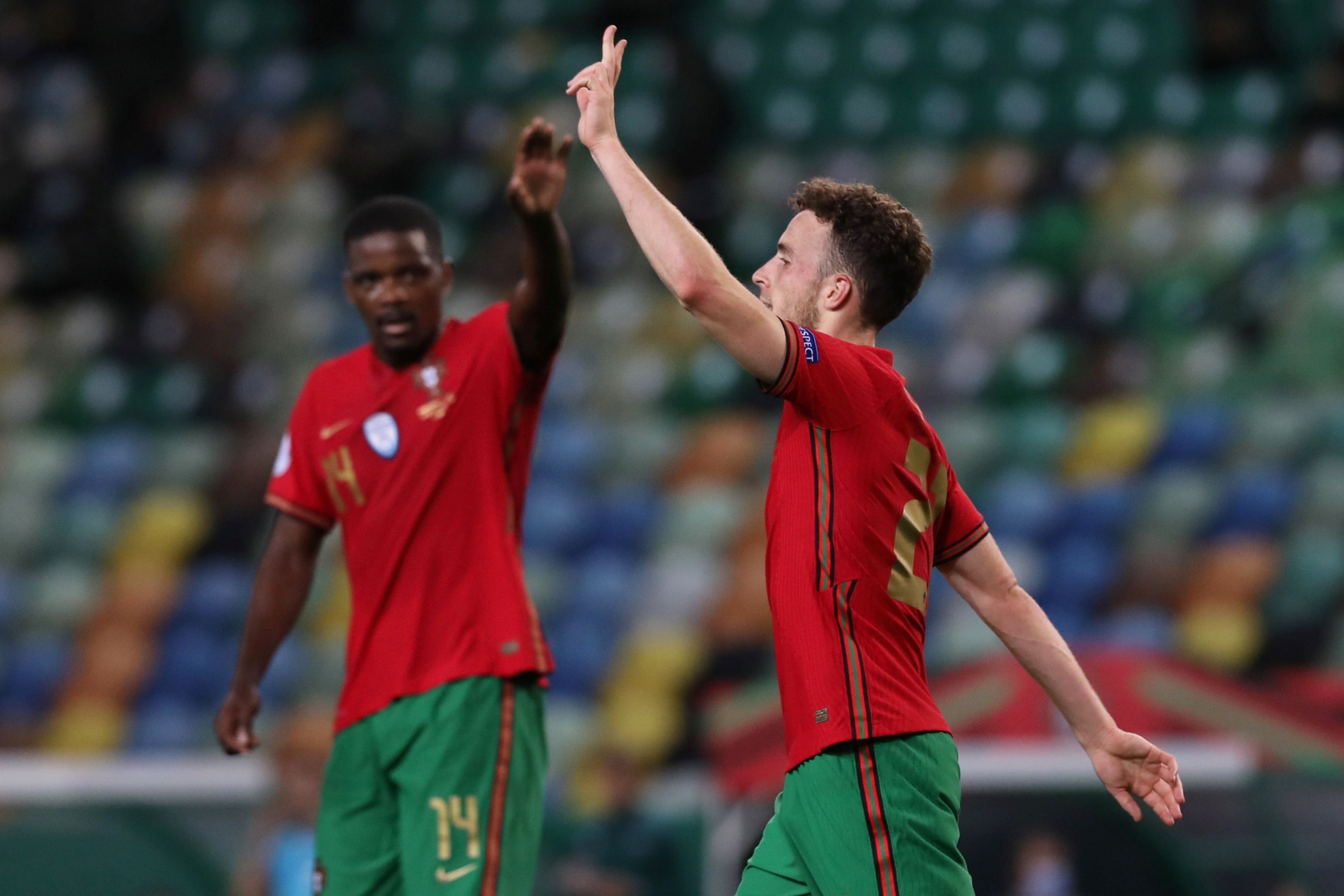 Ronaldo nhiem Covid-19 anh 7