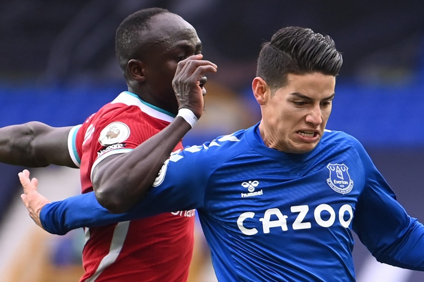 James Rodriguez ghi dau an trong tran derby Merseyside hinh anh