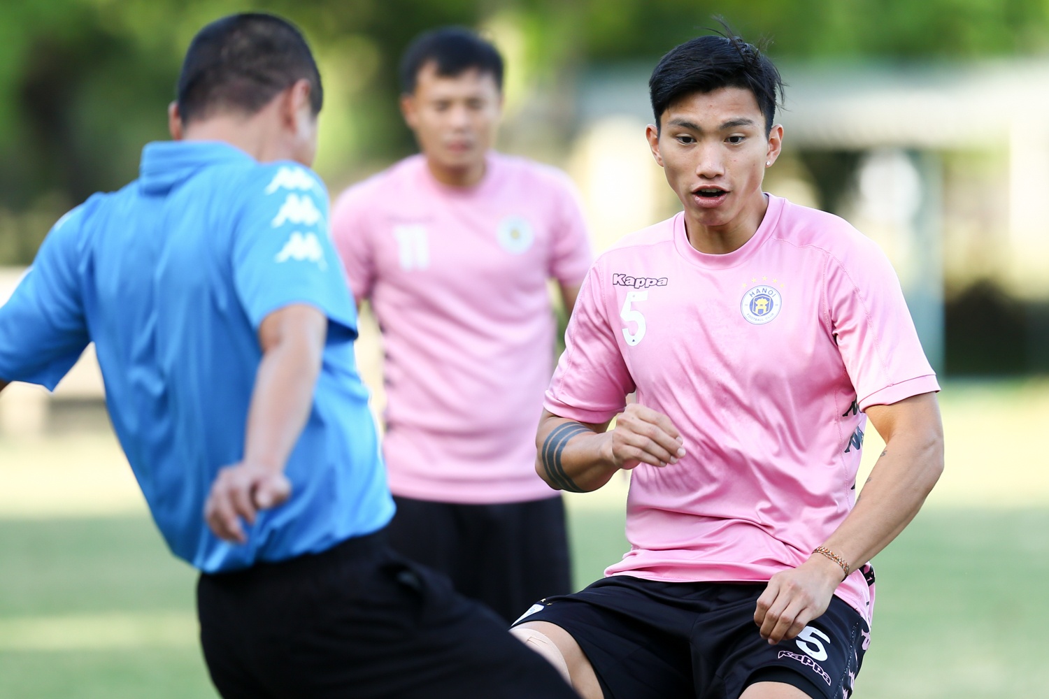 Van Hau chan thuong anh 6