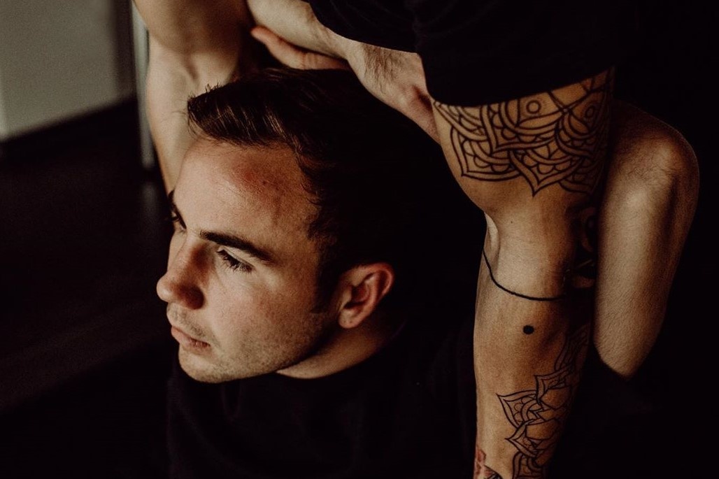 Gotze hoi sinh phong do nho tap yoga hinh anh