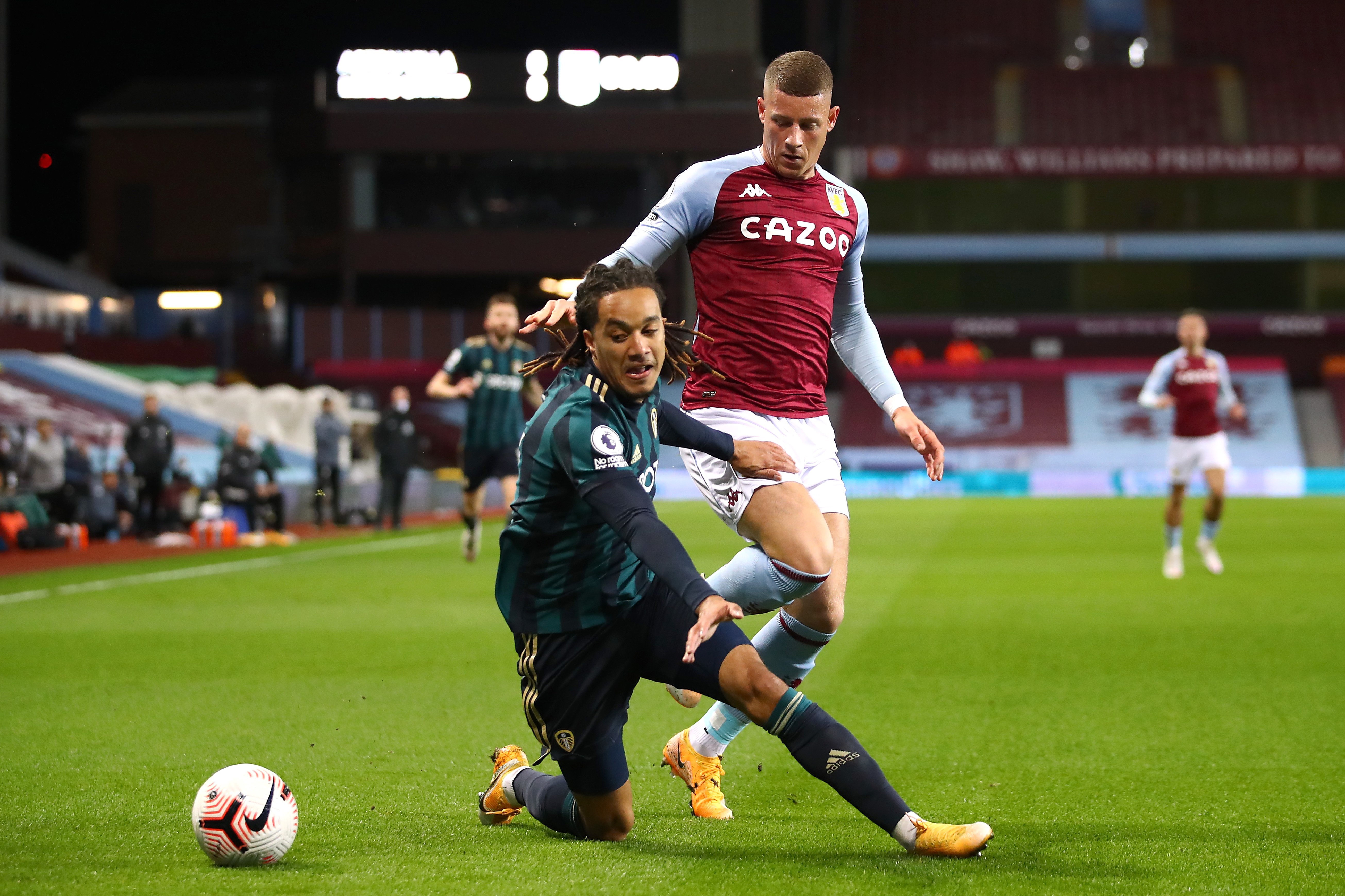 Aston Villa dau voi Leeds United anh 2