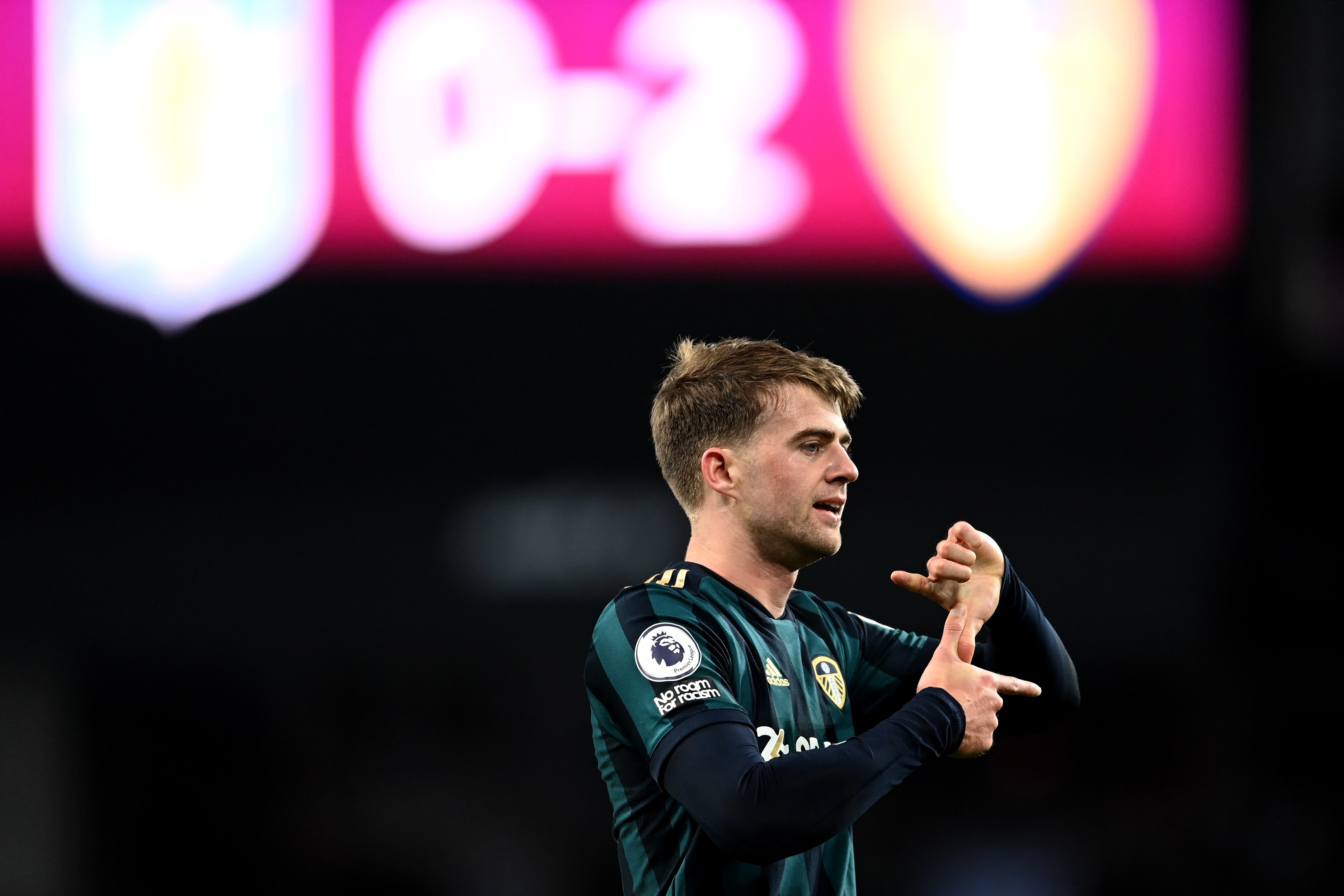 Aston Villa dau voi Leeds United anh 5