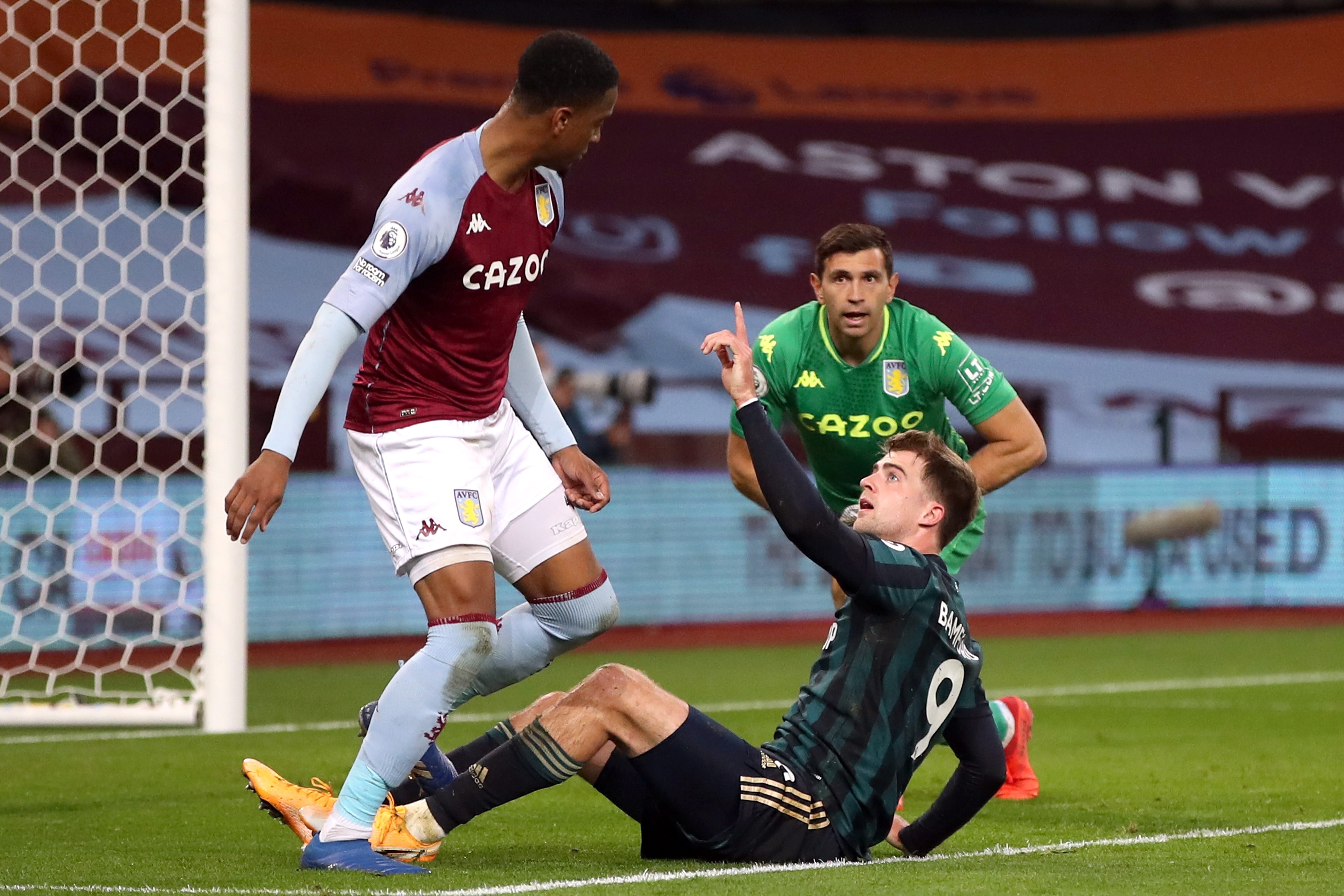 Aston Villa dau voi Leeds United anh 6