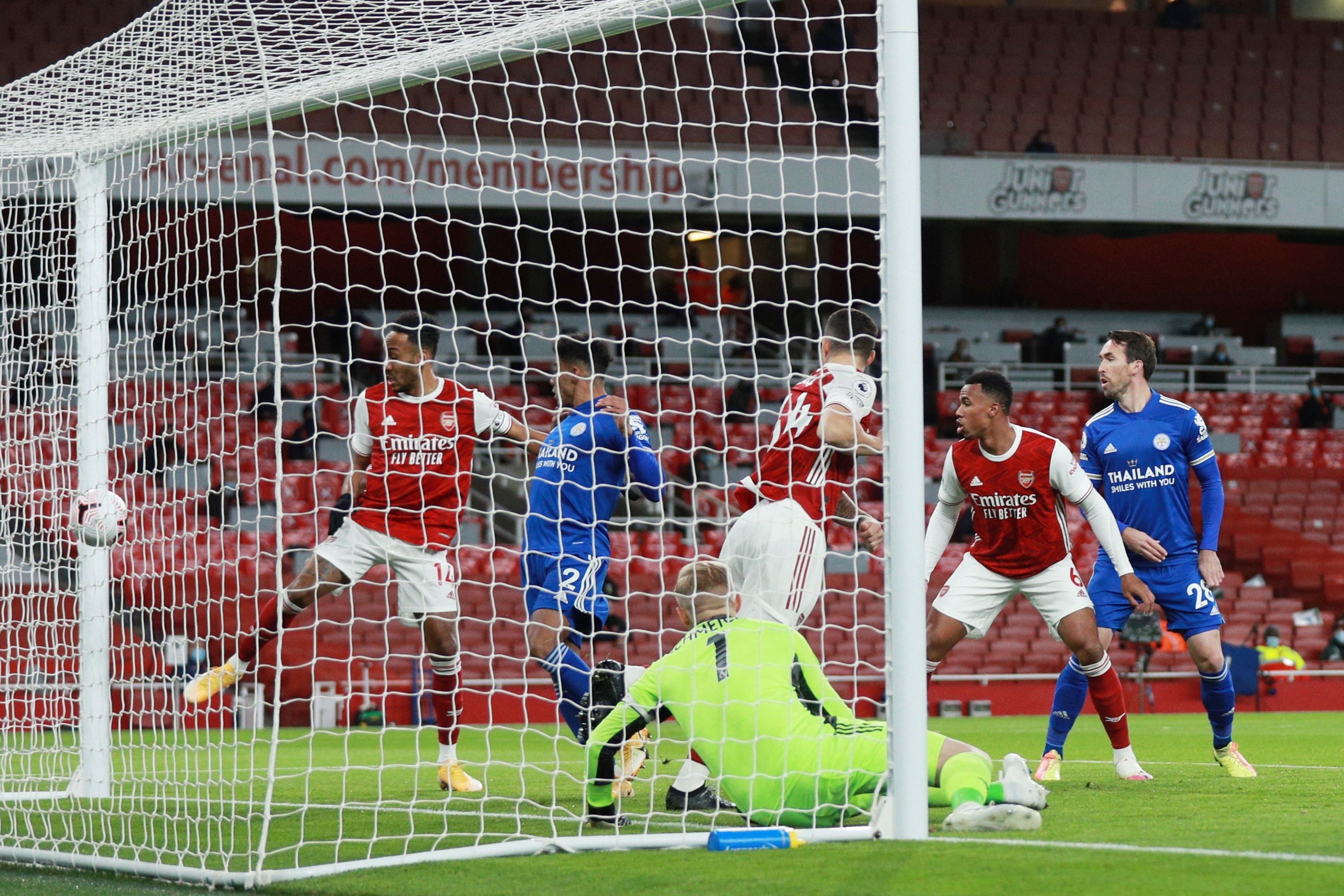 Arsenal dau voi Leicester anh 3