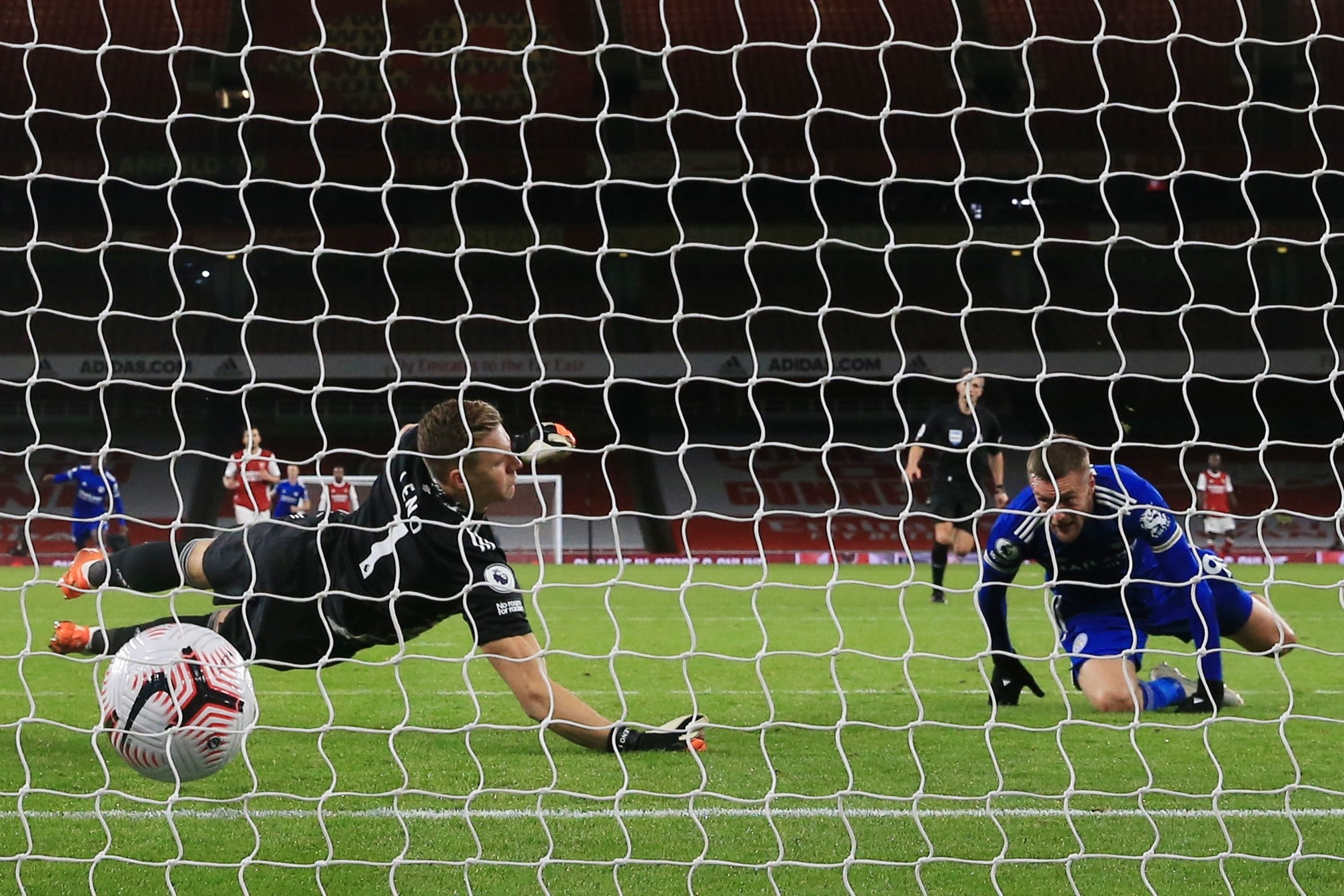 Arsenal dau voi Leicester anh 7