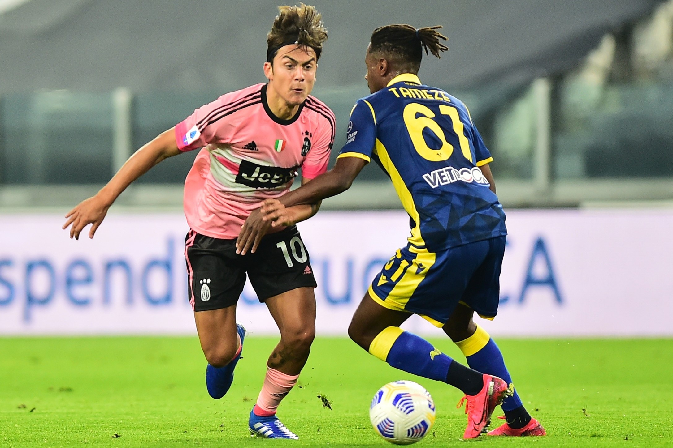 Ronaldo duong tinh Covid-19 anh 2