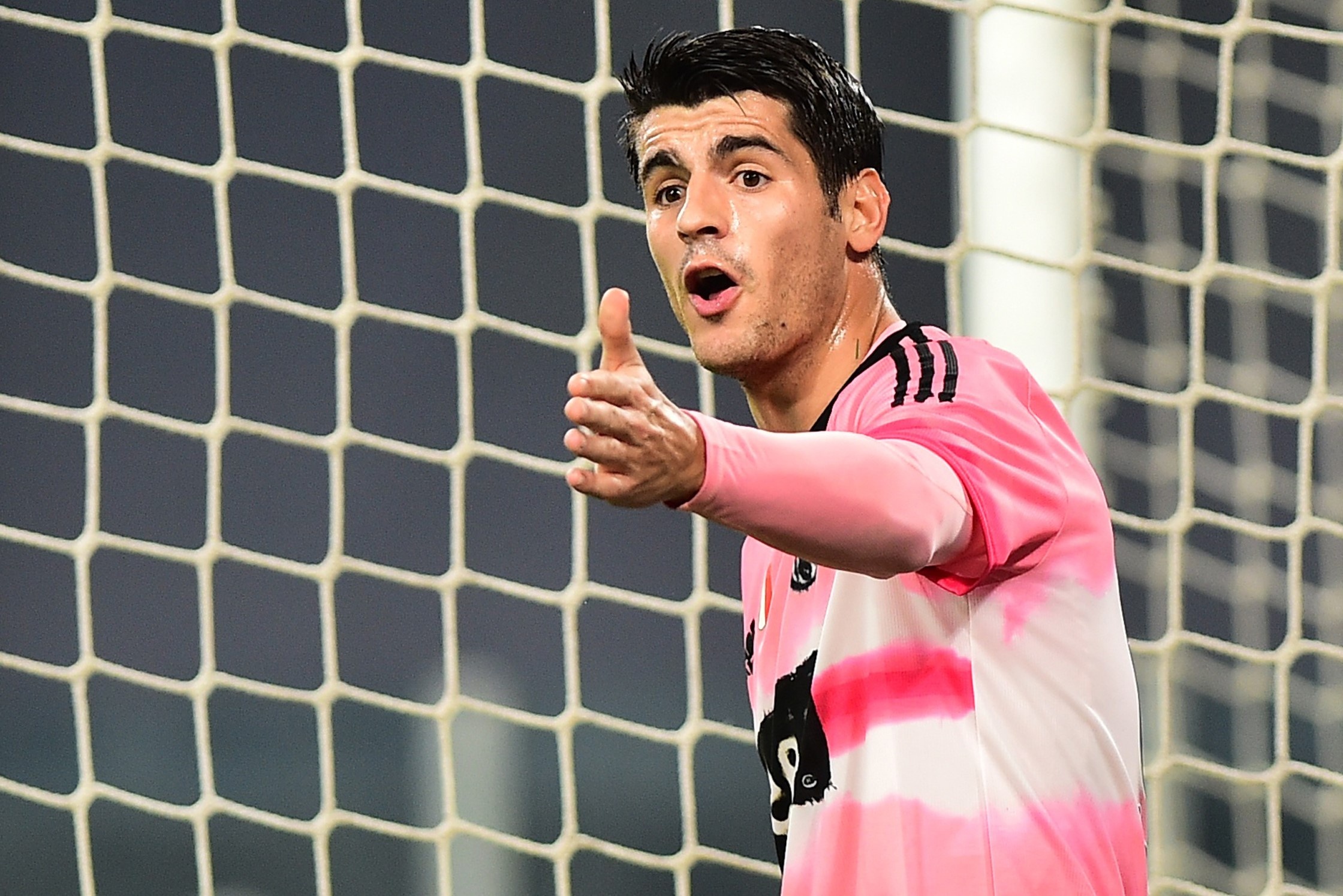 Ronaldo duong tinh Covid-19 anh 4