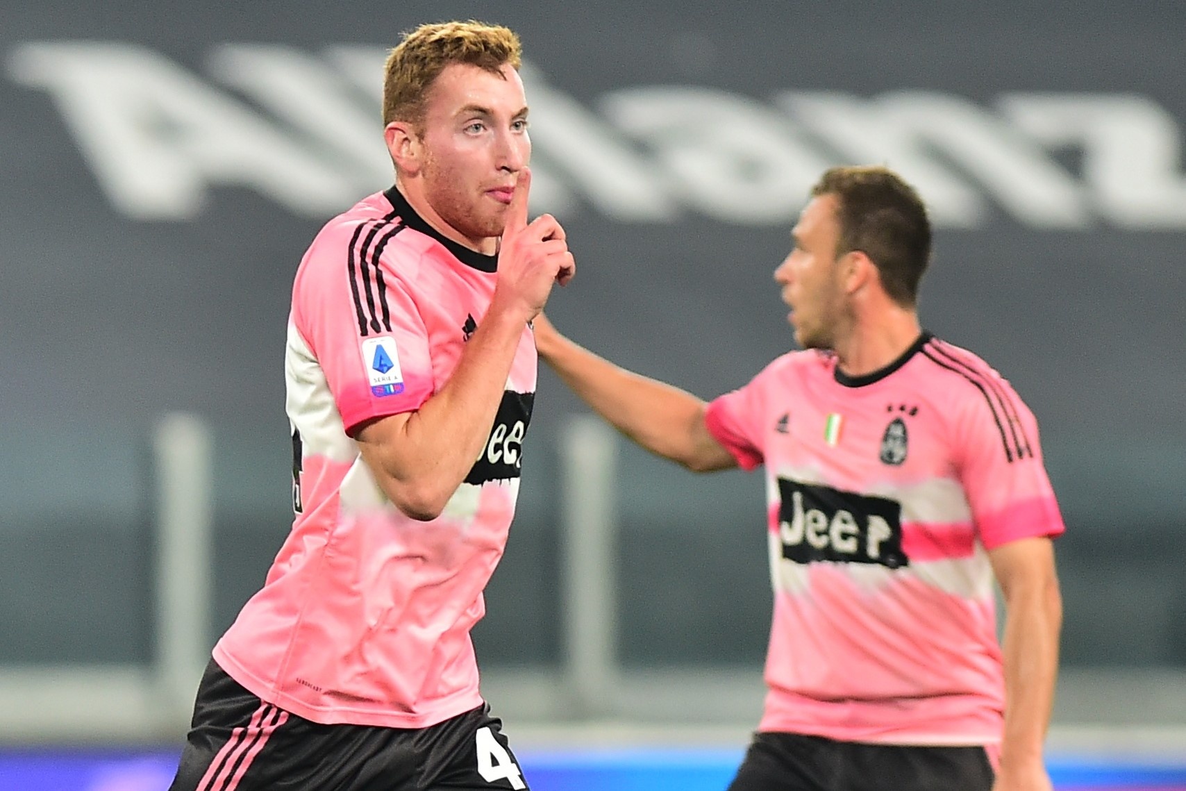 Ronaldo duong tinh Covid-19 anh 6