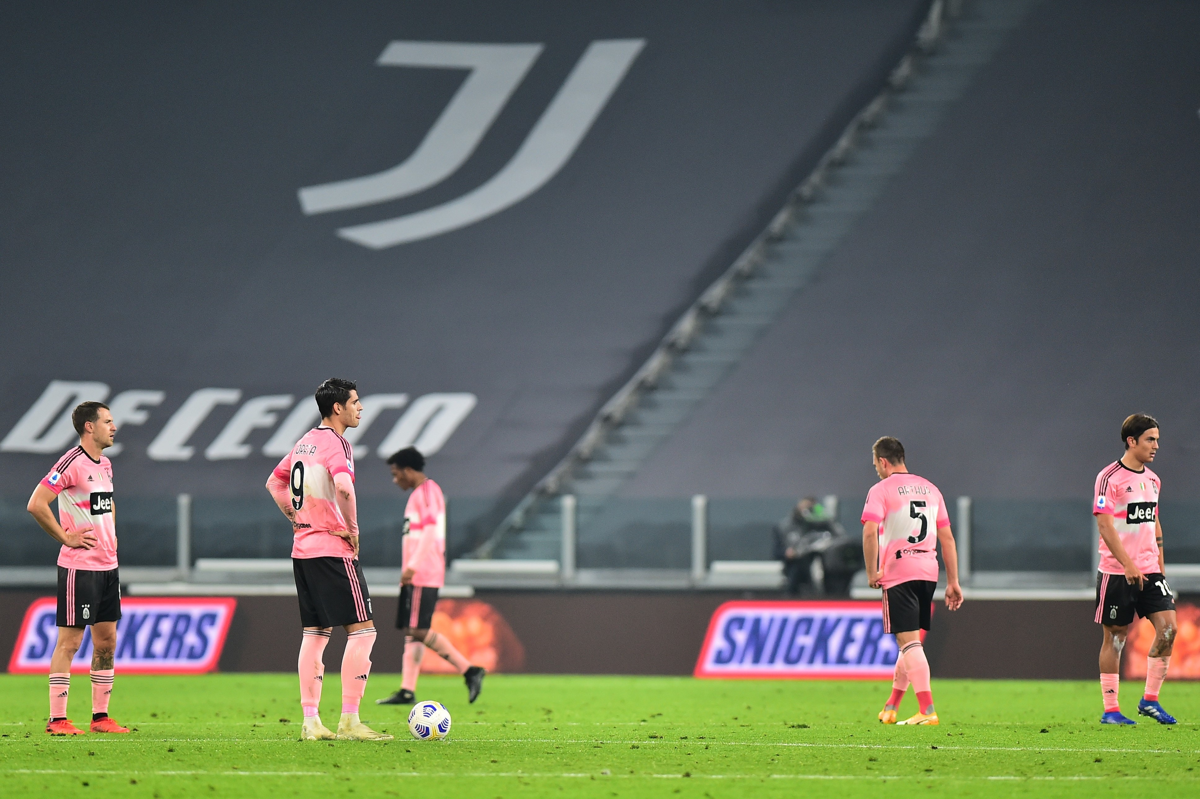 Ronaldo duong tinh Covid-19 anh 8