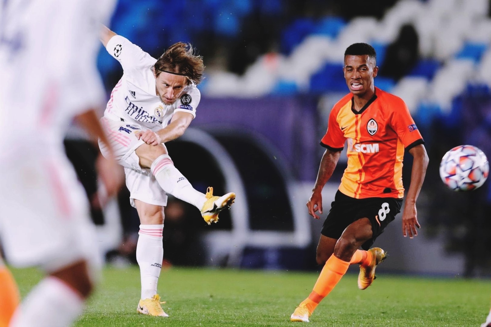 Modric gia han hop dong anh 1