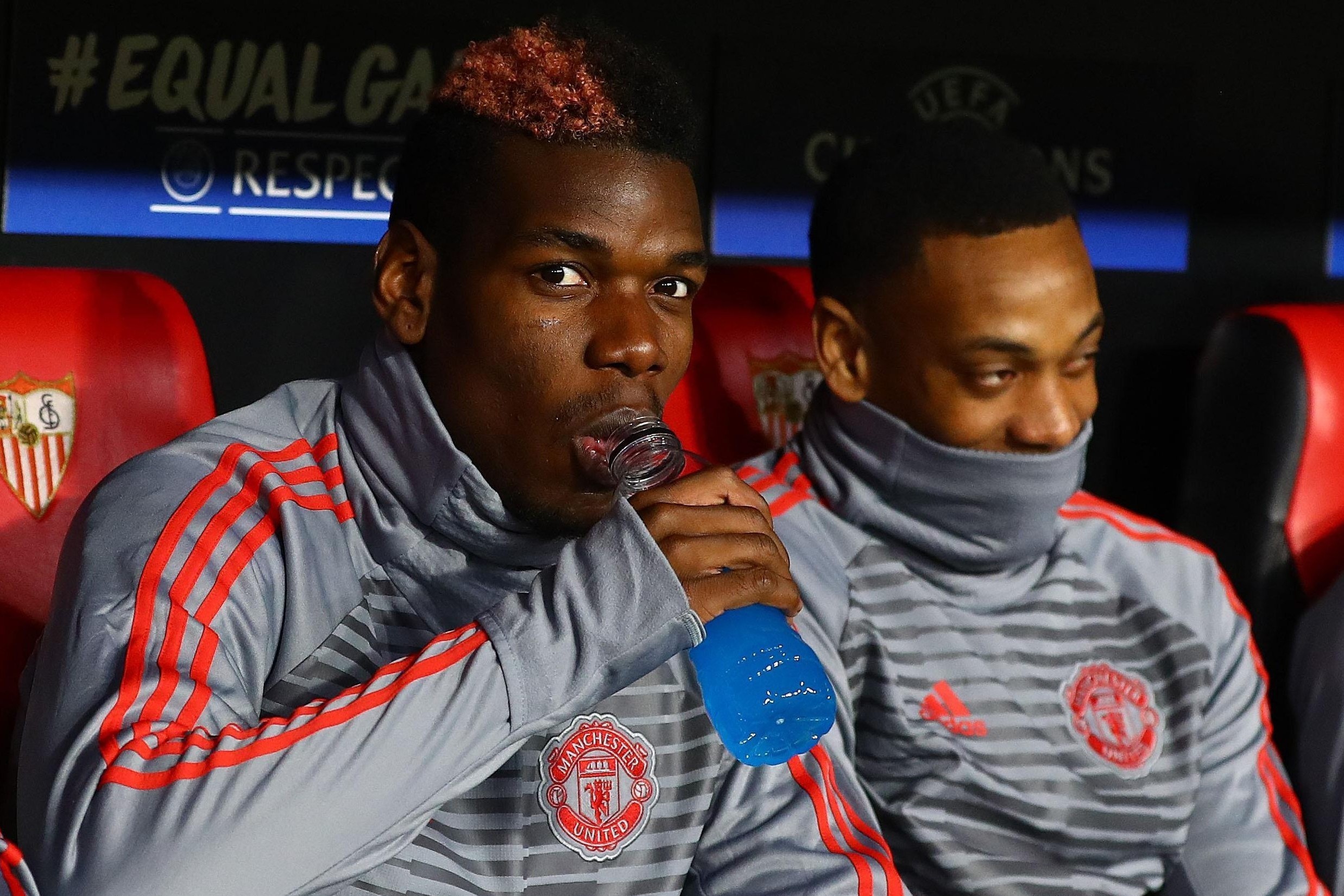 'Man United dang de tien ve tri gia 150 trieu bang ngoi du bi' hinh anh