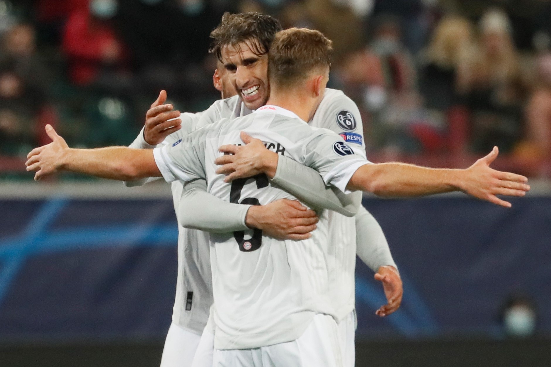 Bayern dau voi Lokomotiv anh 8