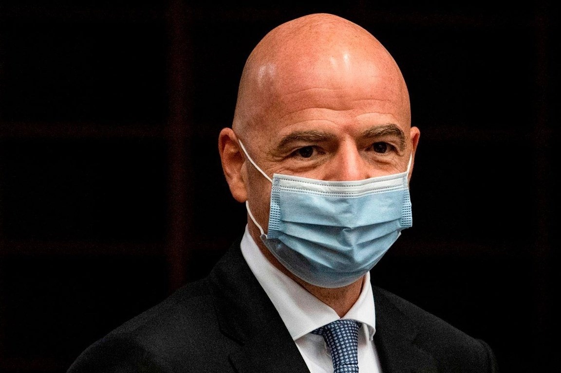 Chu tich FIFA duong tinh voi nCoV hinh anh