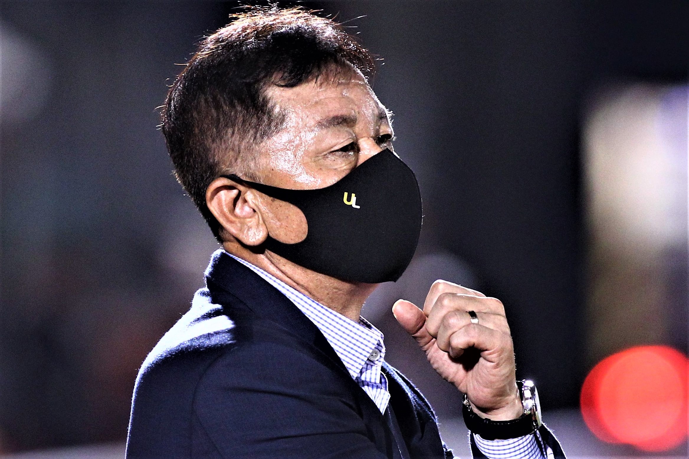 HLV Han Quoc dung day vo tay sau cu sut xa cua hoc tro hinh anh