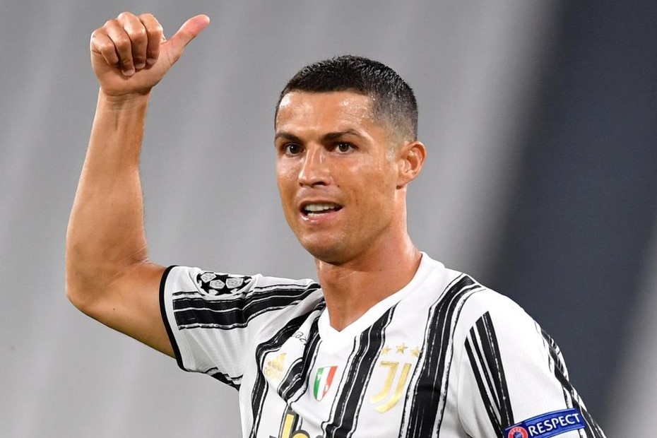 Ronaldo lan dau gianh giai tien dao hay nhat Serie A hinh anh