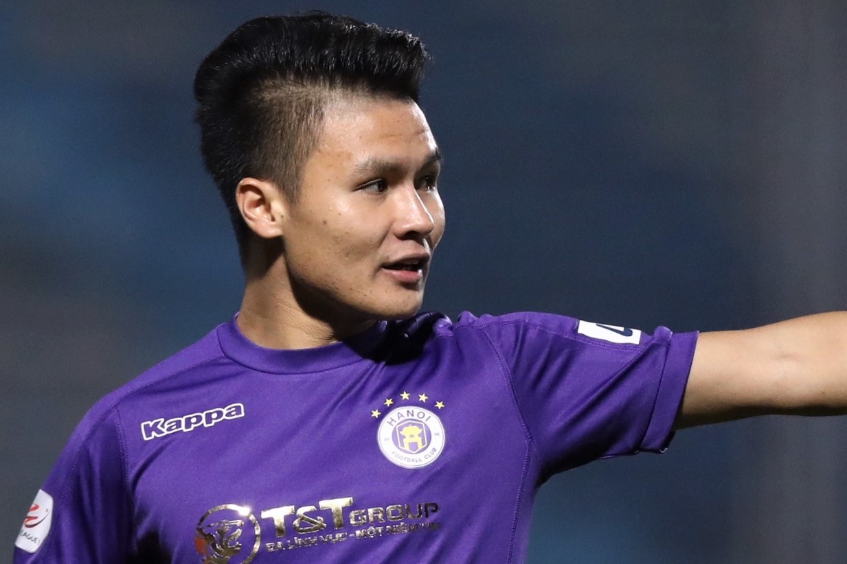 Highlights CLB Ha Noi 4-2 CLB Sai Gon: Quang Hai lap cong hinh anh