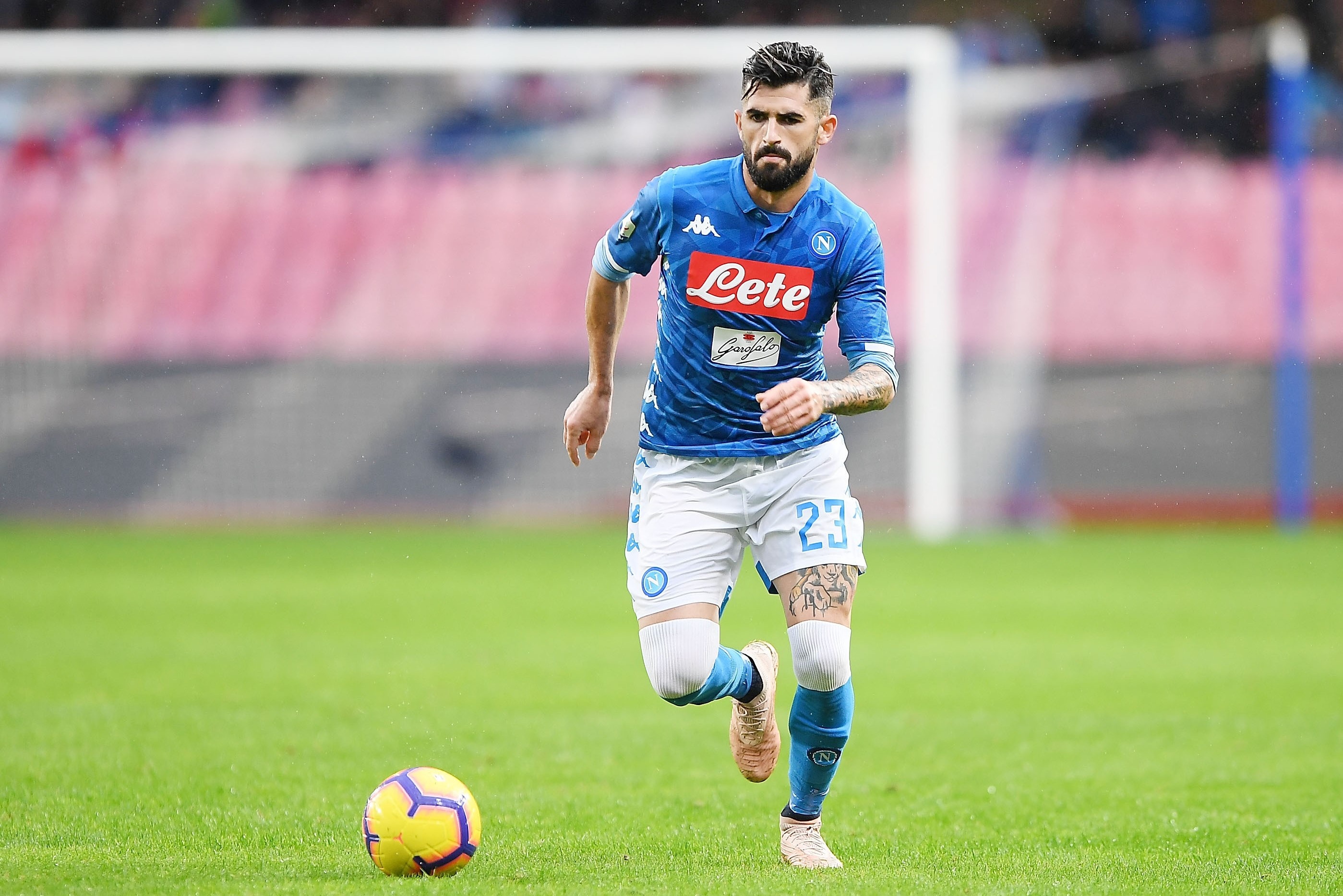 Cau thu het han hop dong anh 11