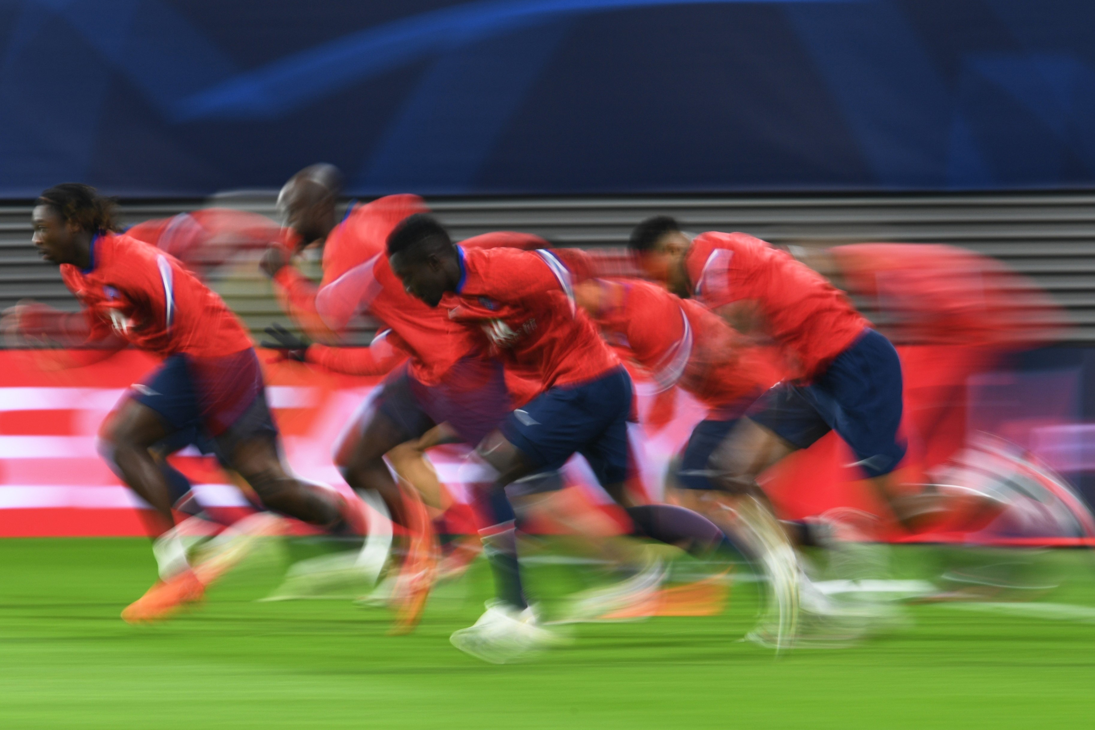 Mbappe chan thuong anh 1