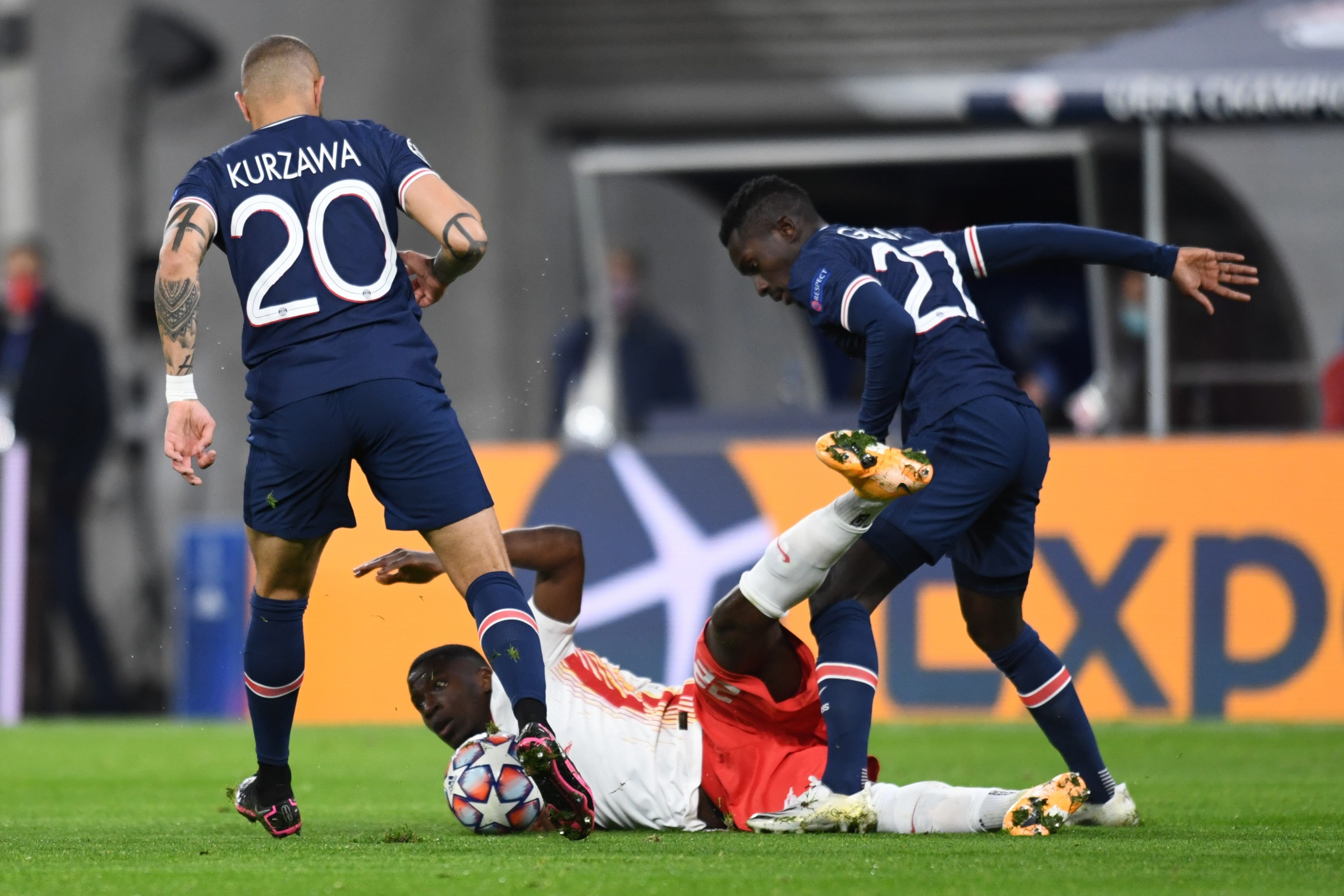 Mbappe chan thuong anh 6