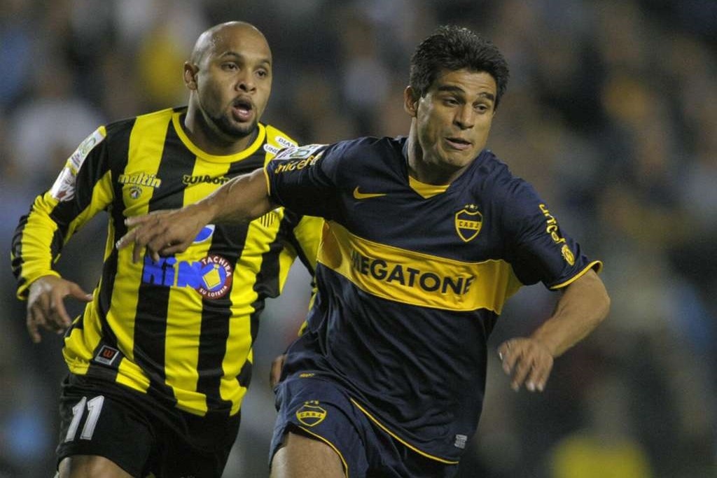 Doi hinh cua Tevez anh 11