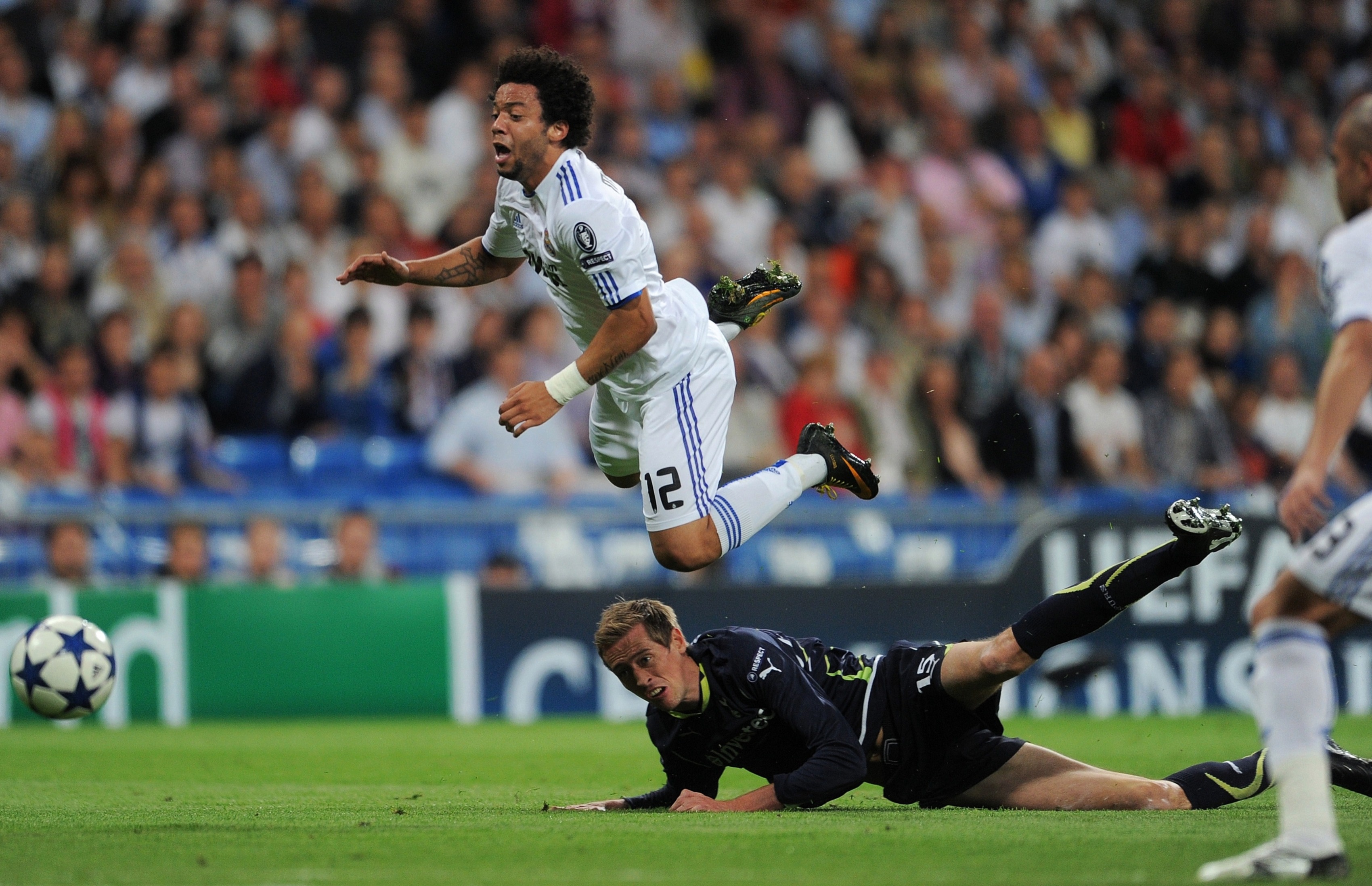 Chieu cao Peter Crouch anh 1