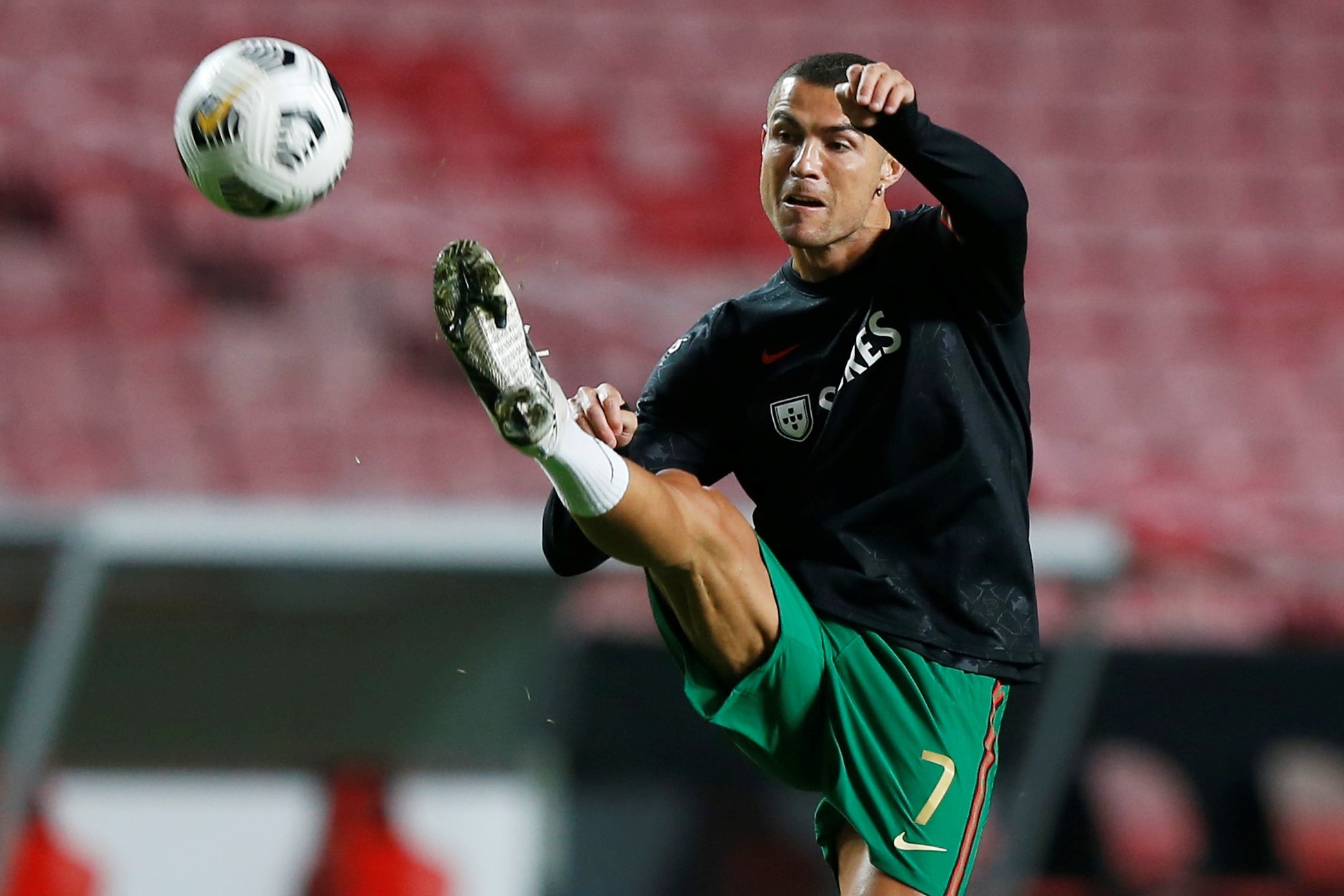 Bo Dao Nha dau voi Andorra anh 1