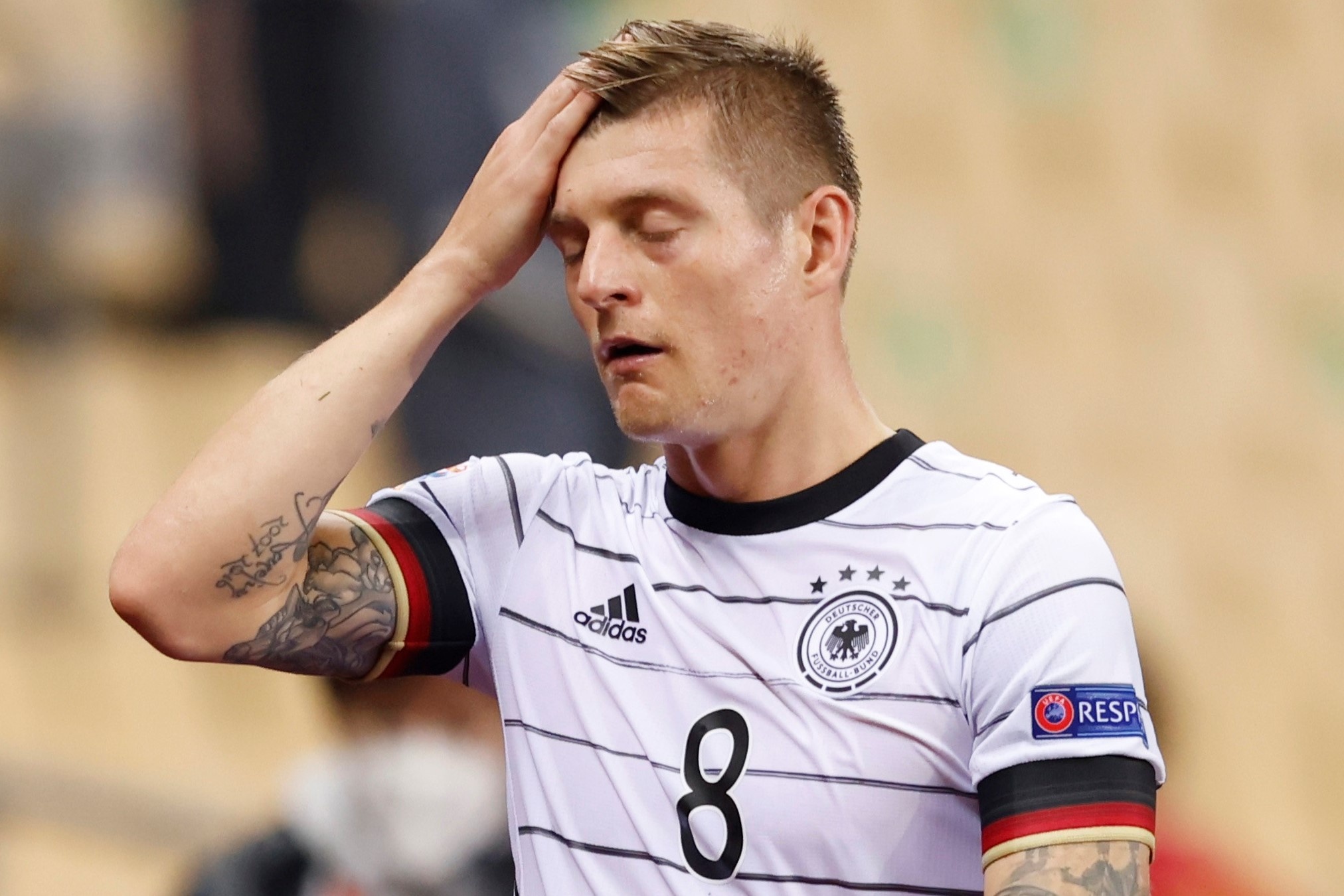 Kroos: 'Tay Ban Nha day chung toi cach choi bong' hinh anh