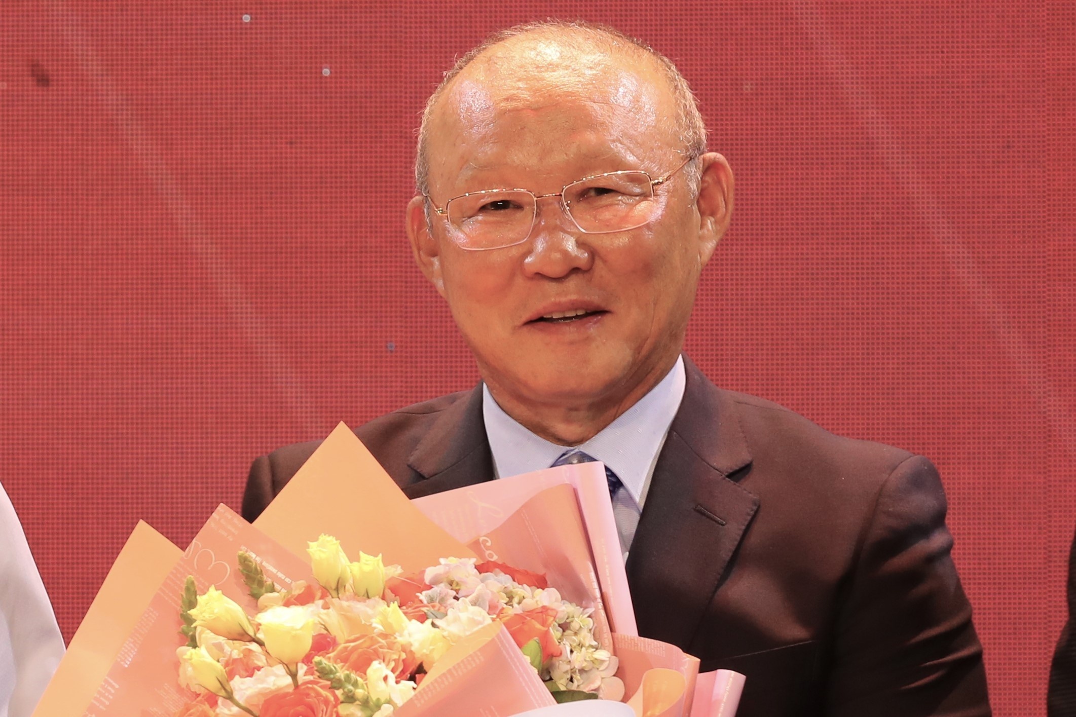 HLV Park nhan bang tien si danh du o Han Quoc hinh anh