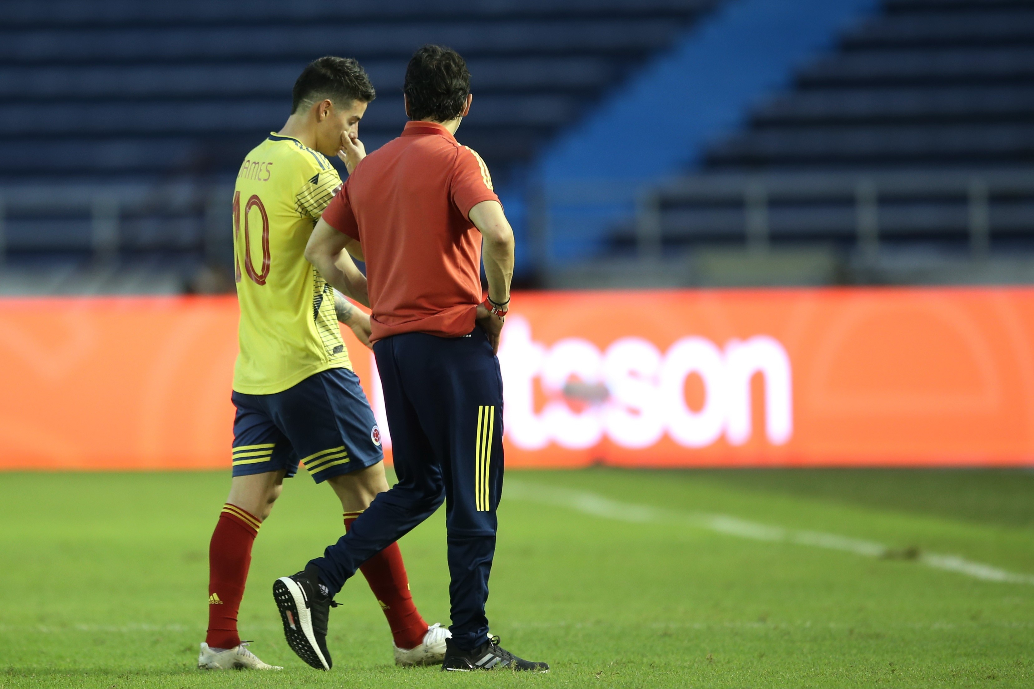 James danh nhau voi dong doi anh 1