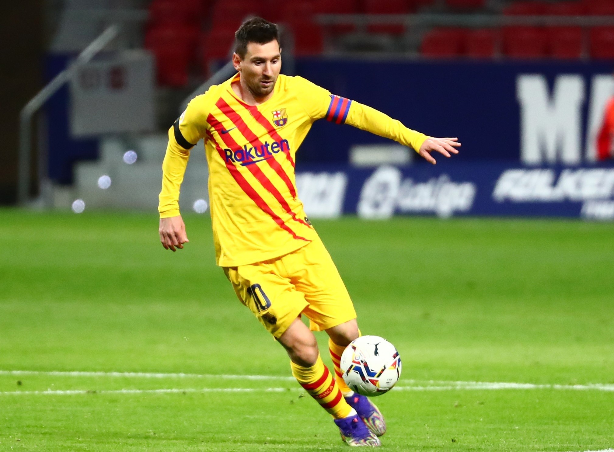 Messi sang Man City anh 1